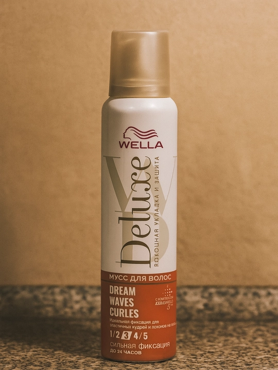 Wella Deluxe Dream Waves & Curls soch turmaklash uchun mousse 3, 200 ml - 