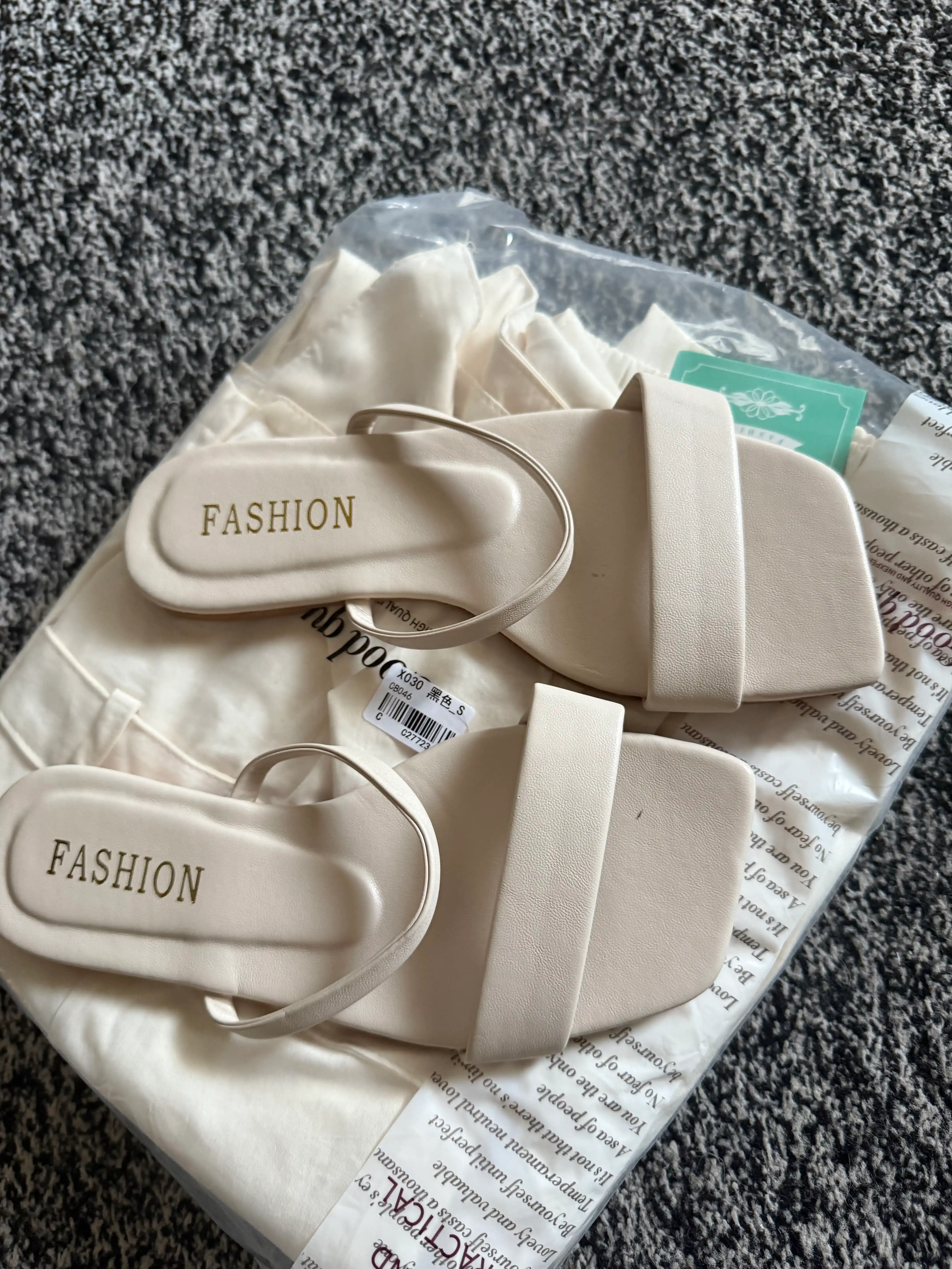 Ayollar botinkasi, yozgi sandal, shippak, shippak, kichik o‘lchamli