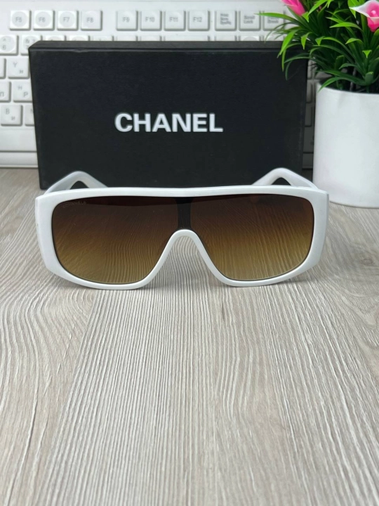 Солнцезащитные очки CHANEL