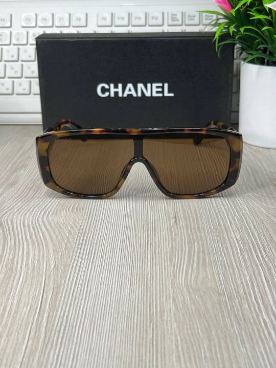 Солнцезащитные очки CHANEL