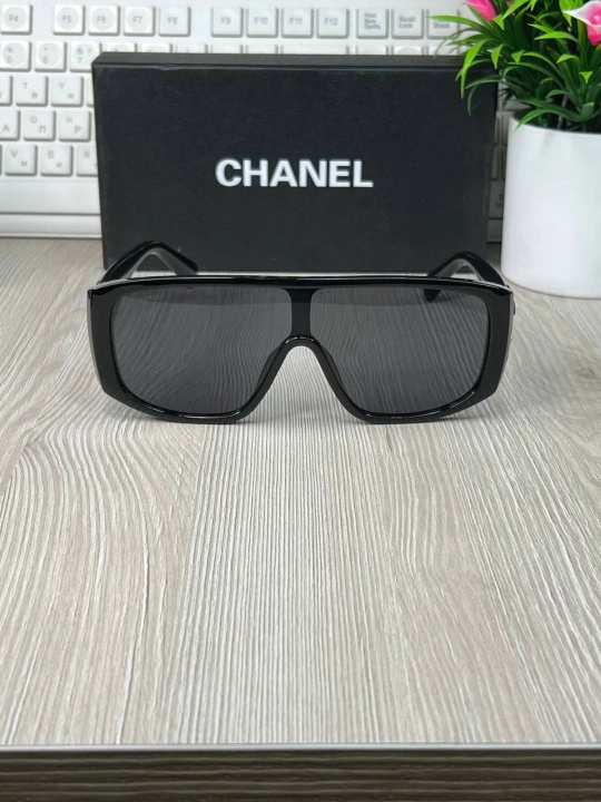 Солнцезащитные очки CHANEL