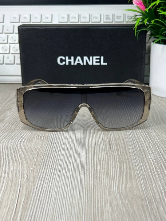 Солнцезащитные очки CHANEL