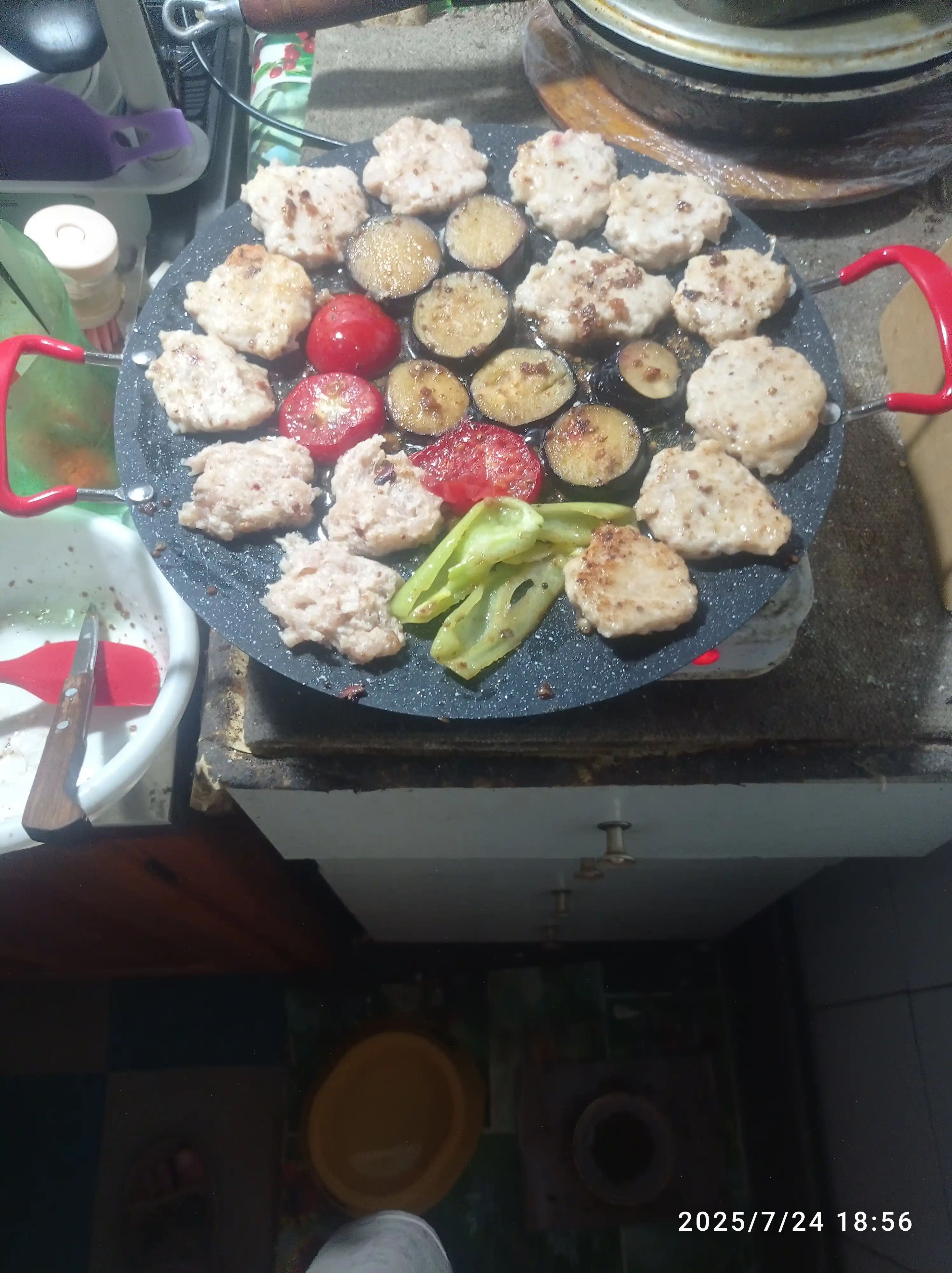 Saj qovurish va barbekyu uchun tova, yopishmaydigan qoplamali