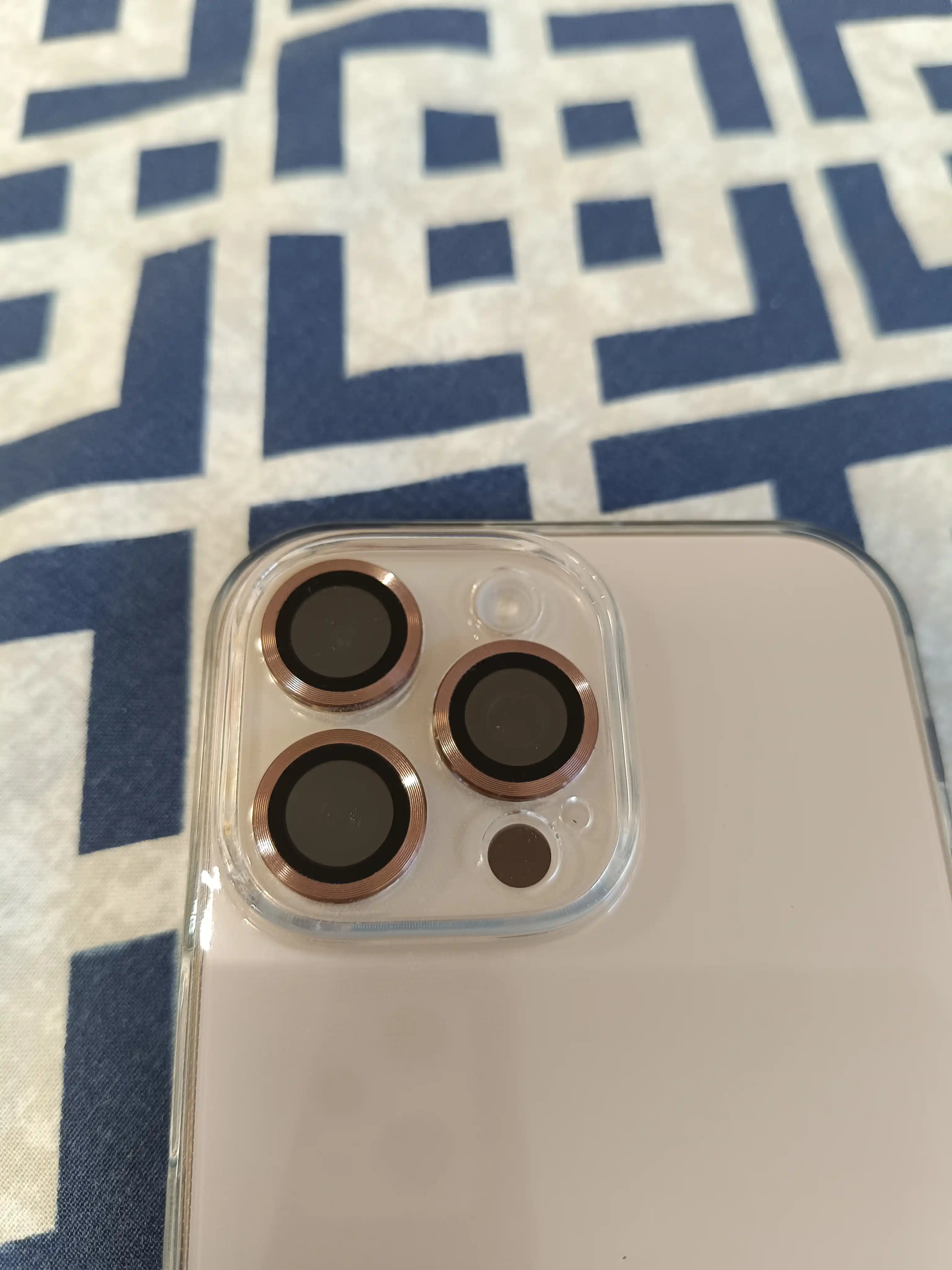 Защитное стекло на камеру Apple iPhone 11, 12, 13, 14, 15, 16, 17  Pro / Pro Max