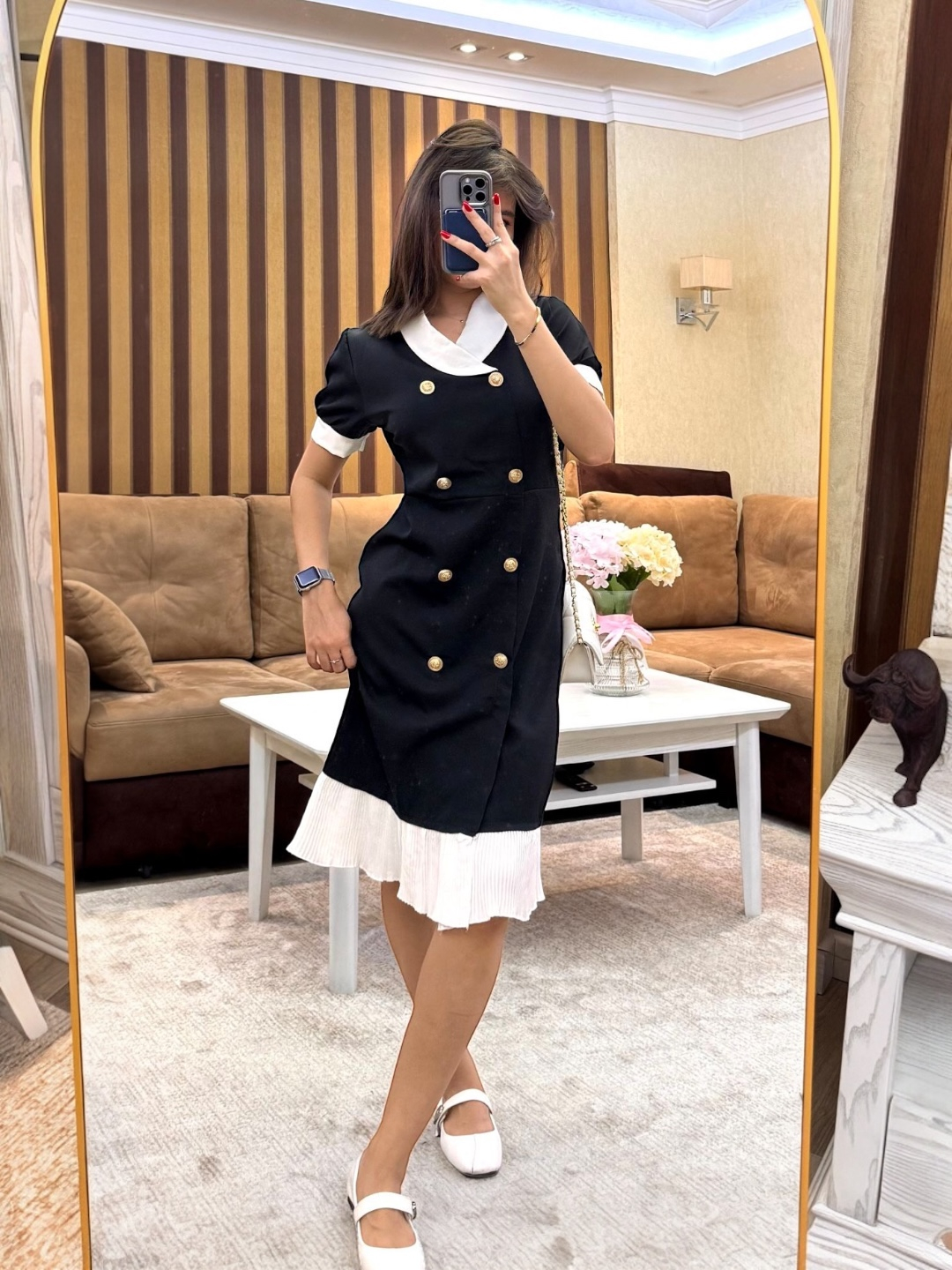 Lezbiyen xojayin oz kotibasini jinsiy aloqaga yoldan ozdirayotgani haqida onlayn porno video Edik Diana jinsiy aloqa sikishdi