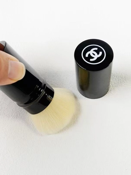 CHANEL professional bo'yanish cho'tkasi