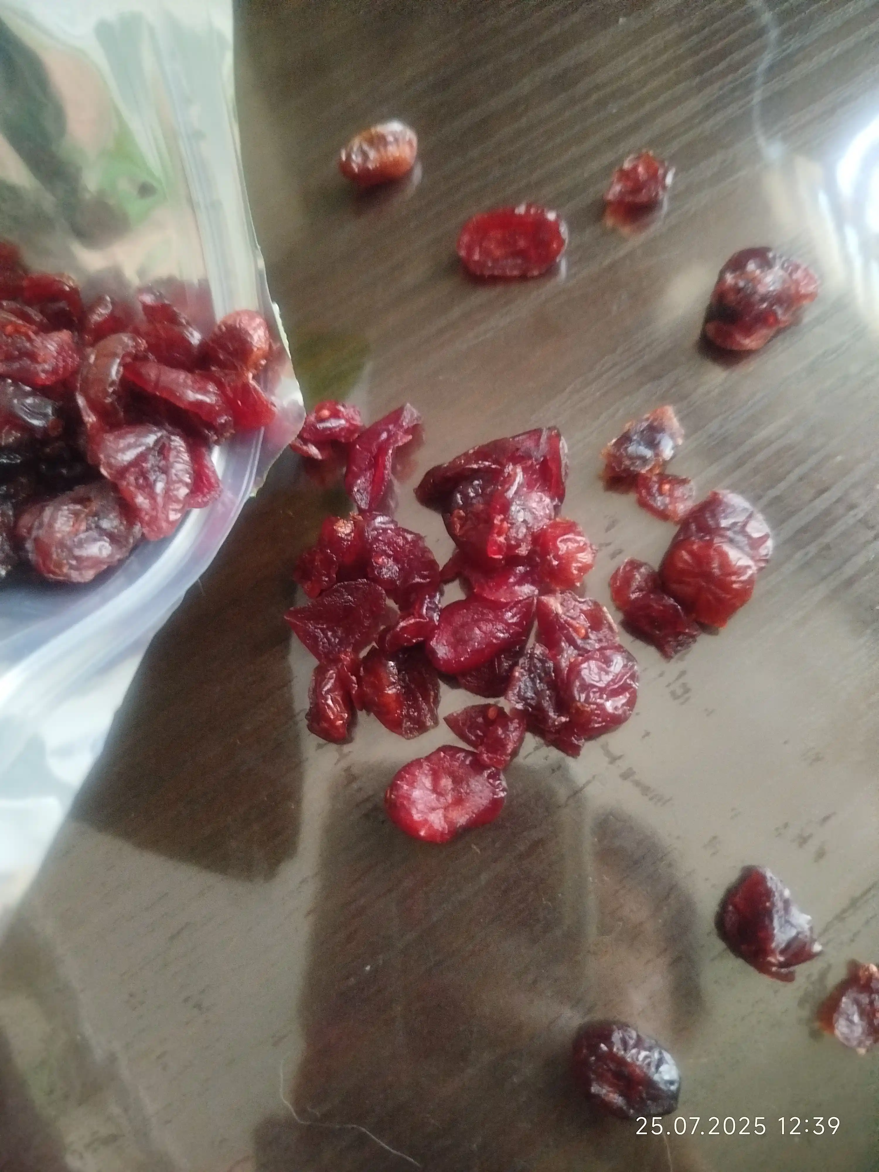 Quritilgan klyukva, shirin, 250 gr