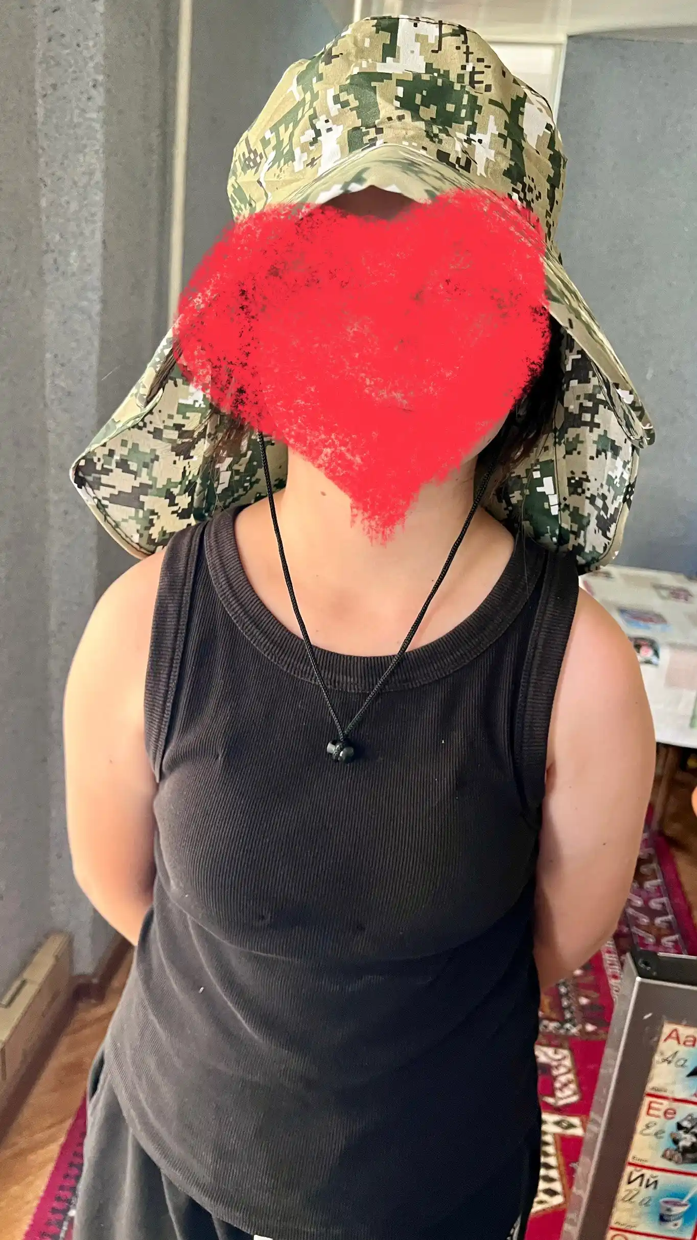 Erkaklar yozgi shlyapasi, keng qirrali