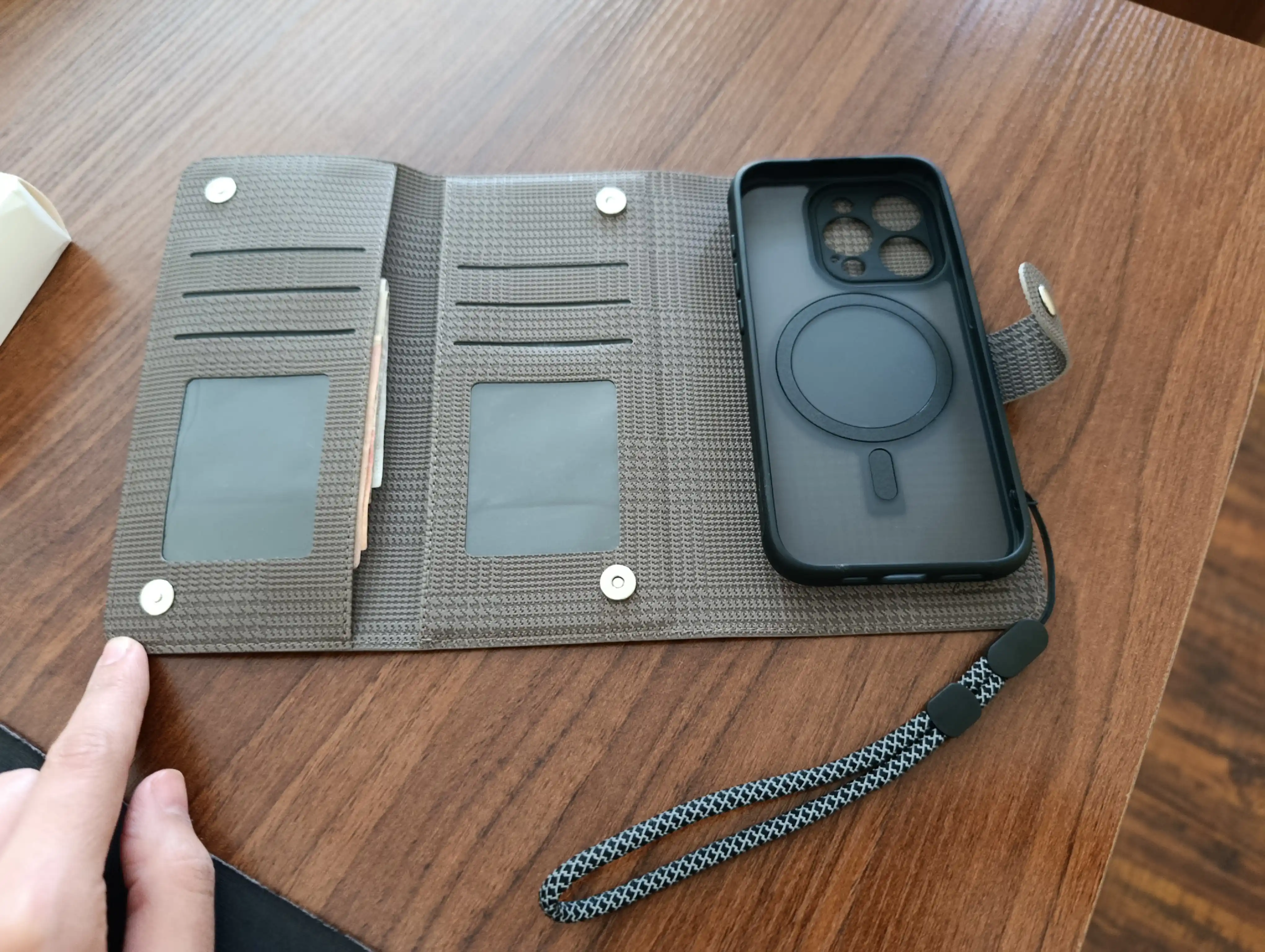 Чехол кошелёк для iPhone 15 Pro