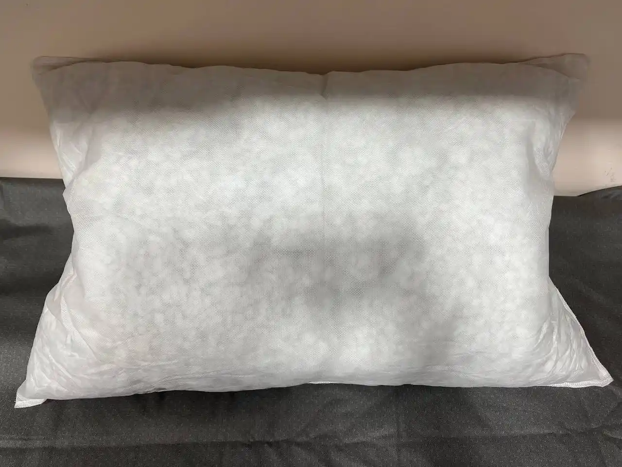 Ichki yostiq Lumi Kerna, yostiq qoplami uchun, g'ilof spandbond, to‘ld. hollofiber, 1 dona