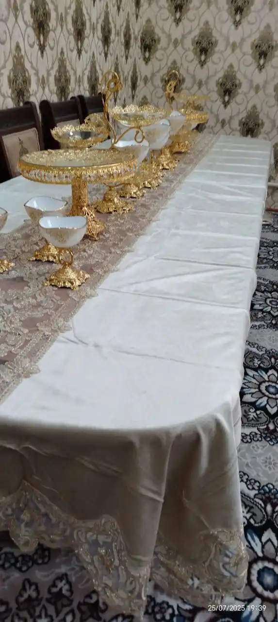 Premium qorli velur dasturxon oshxona, mehmonxona va bayram dasturxoni uchun