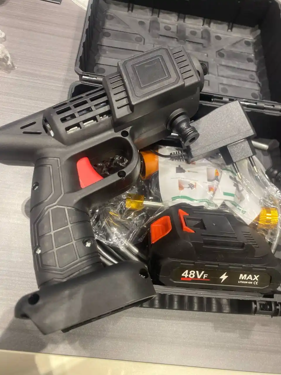 Karcher - 48 akkumulyatorli,portativ avtomobil yuvish moslamasi,avtomobil yuvish moslamasi
