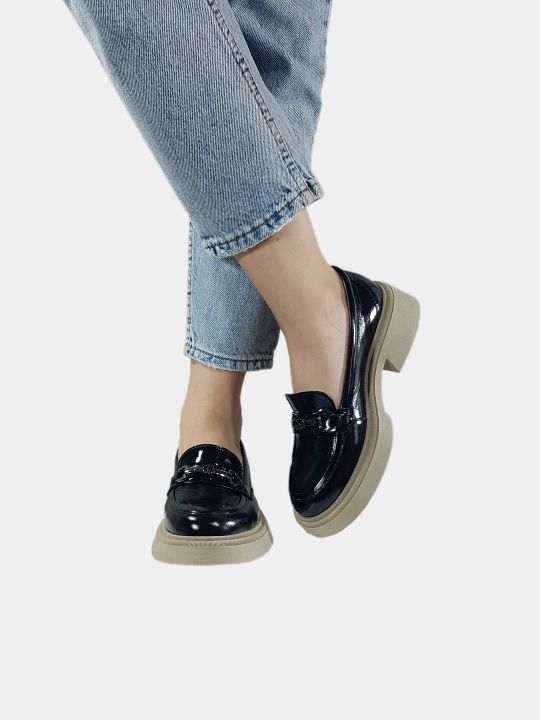 Haqiqiy charmdan yasalgan yen loafers