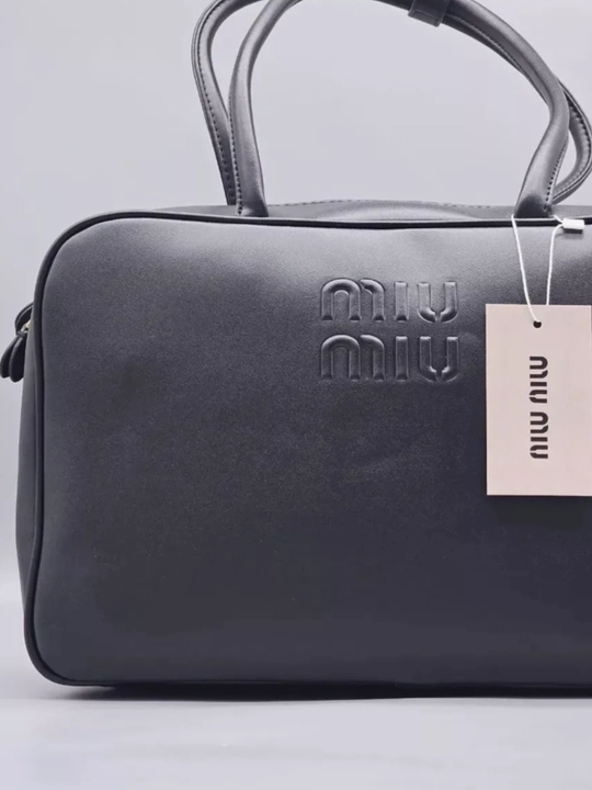 Сумка MIU MIU в современном дизайне для женщин, идеально подходит для учебного сезона