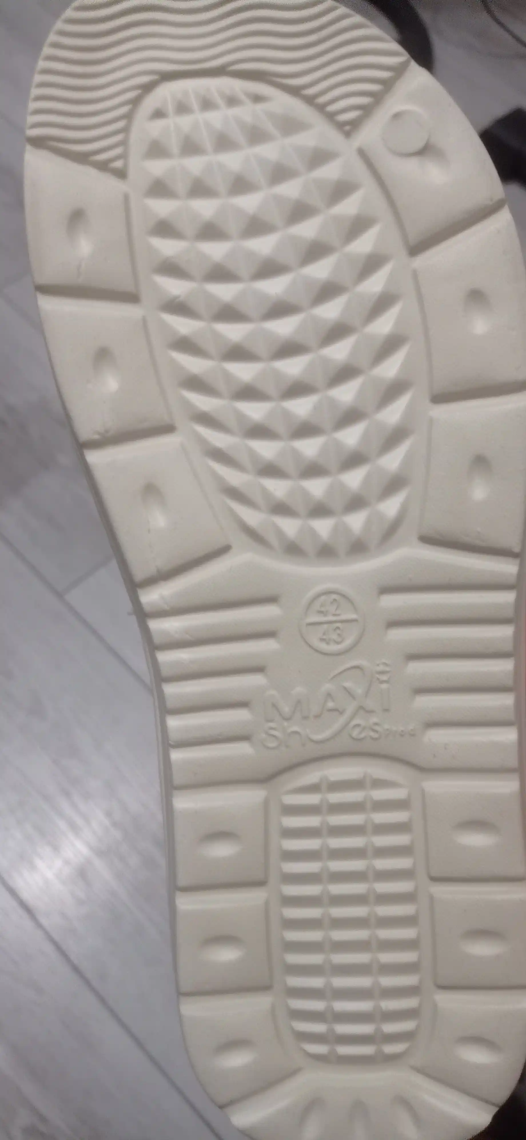 Erkaklar shippaklari, 40 - 45