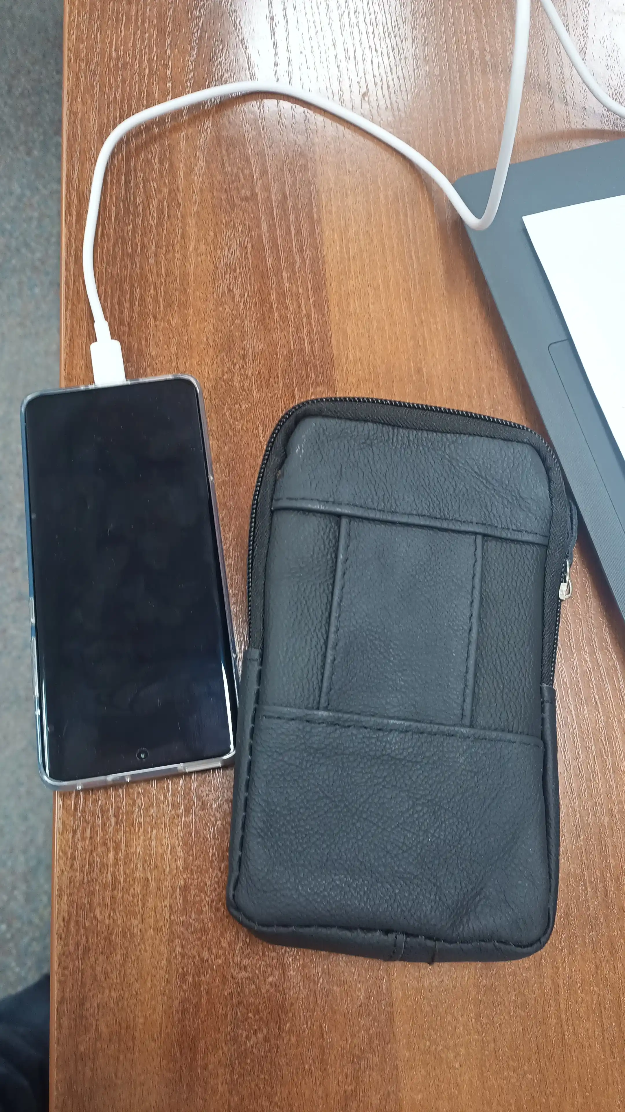Erkaklar sumkasi, belbog‘li, kamarli, charm, telefon, hujjatlar uchun