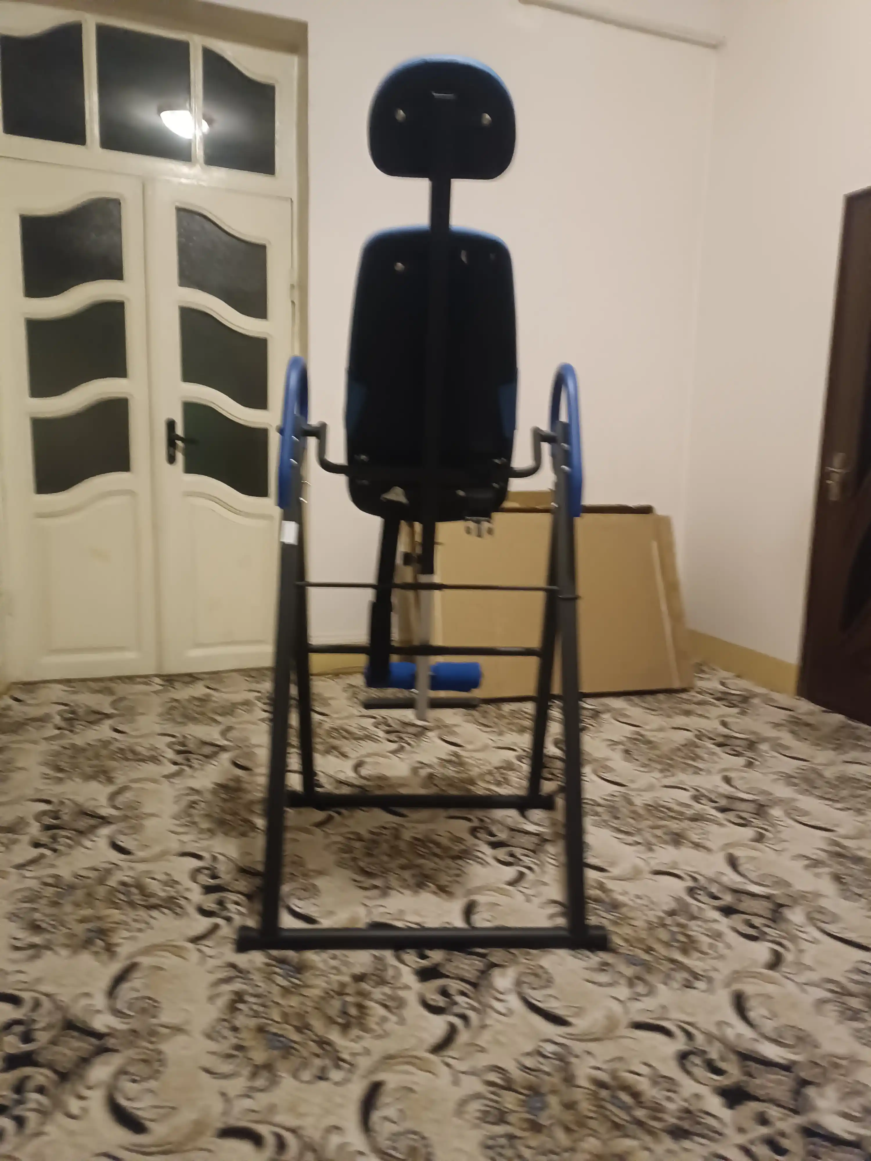 Inversiya stoli, umurtqa pog'onasi va churra bo'yicha murabbiy