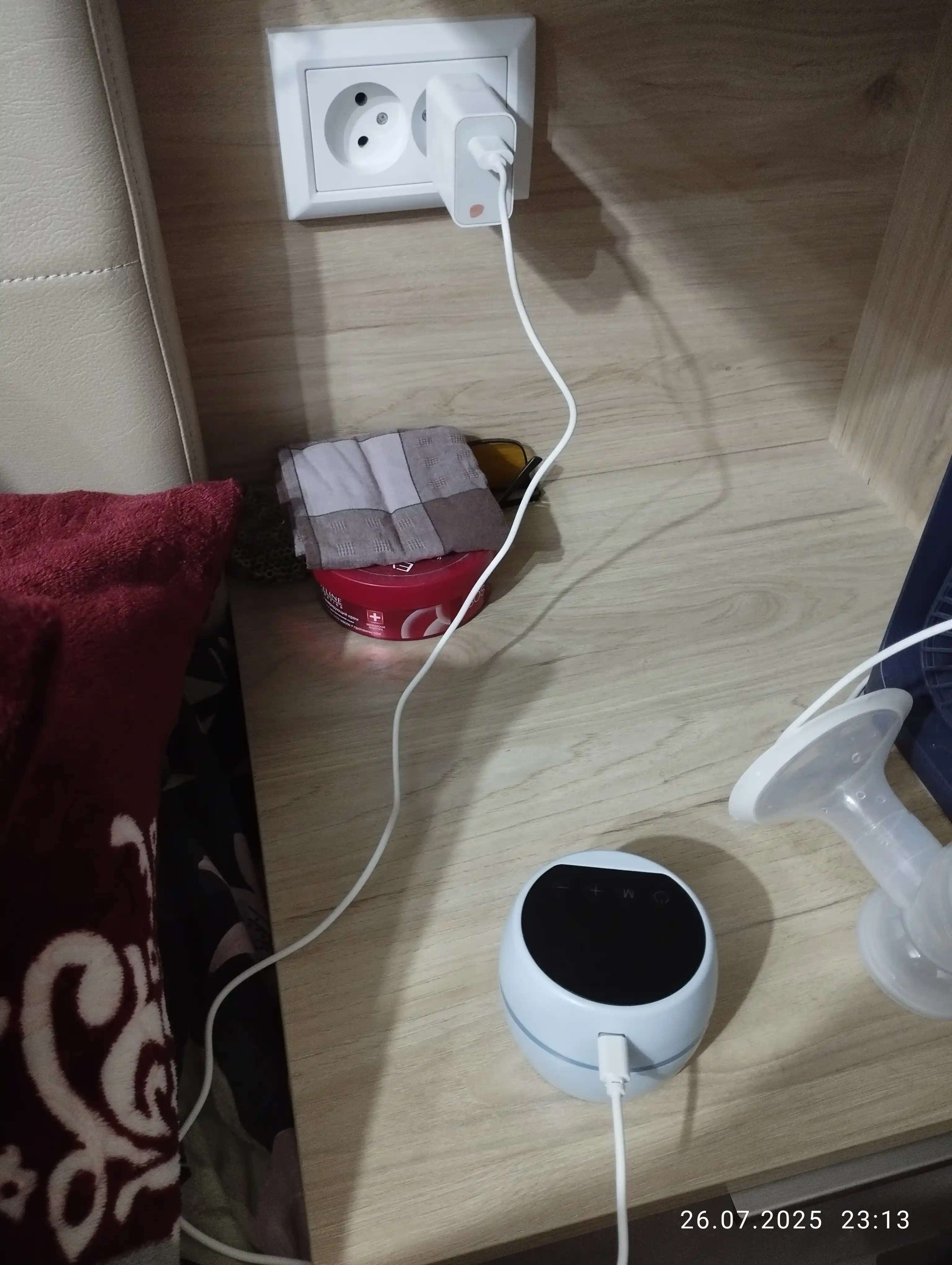 Elektr simsiz ko'krak pompasi massaj funktsiyasi va oziqlantirish shishasi bilan