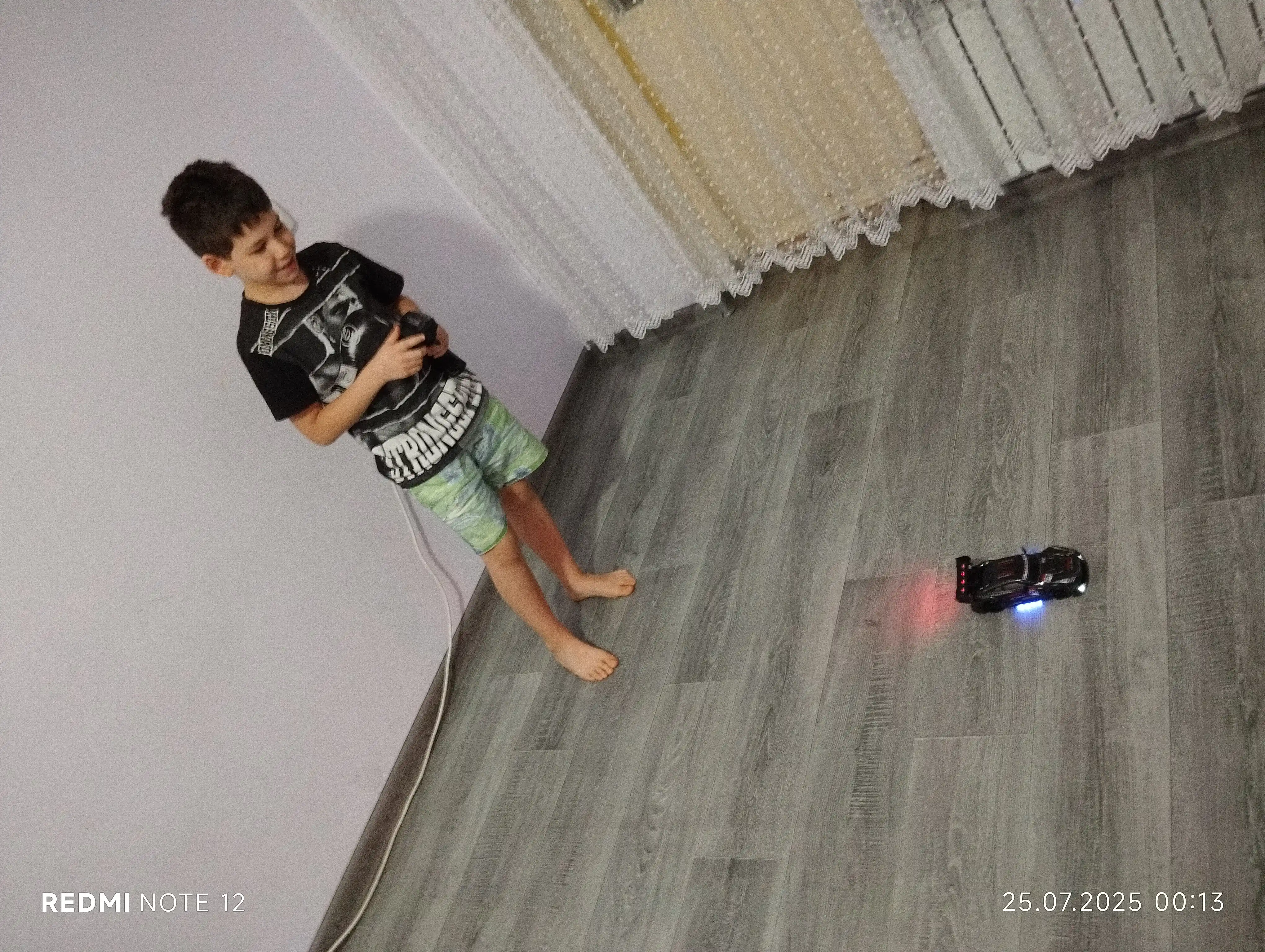 Дрифт-машинка RC 1:24 на пульте, 4WD, LED, Drift Car с комплектом, с высокой скоростью