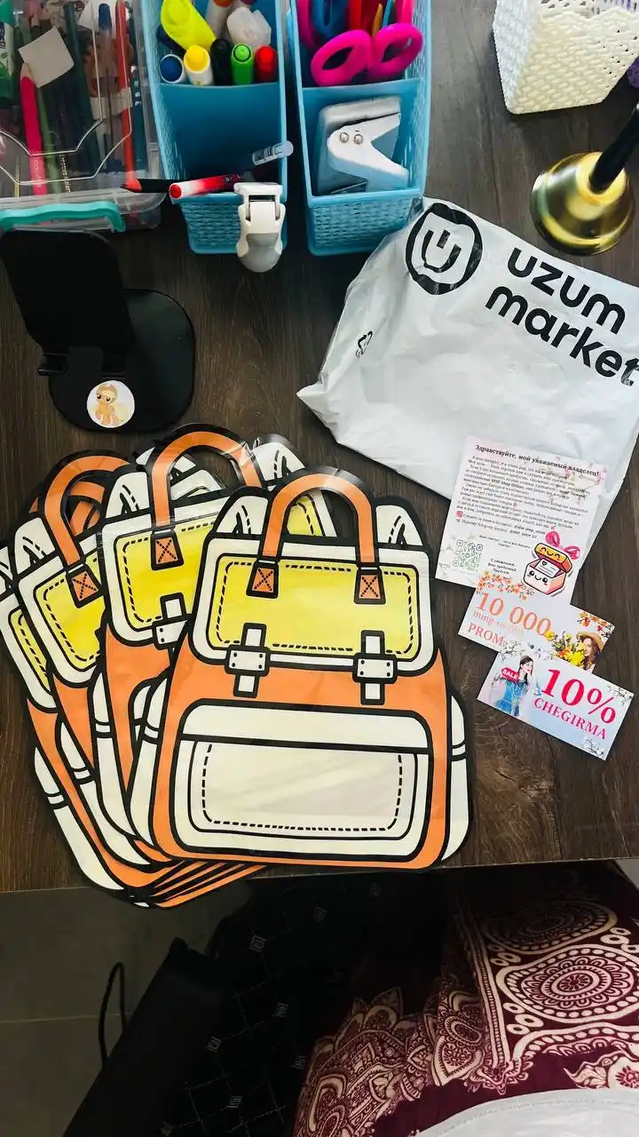 Maktab va bog‘cha uchun sovg‘a paketlari — shirinlik va pechenyelar uchun paket. 28x24sm