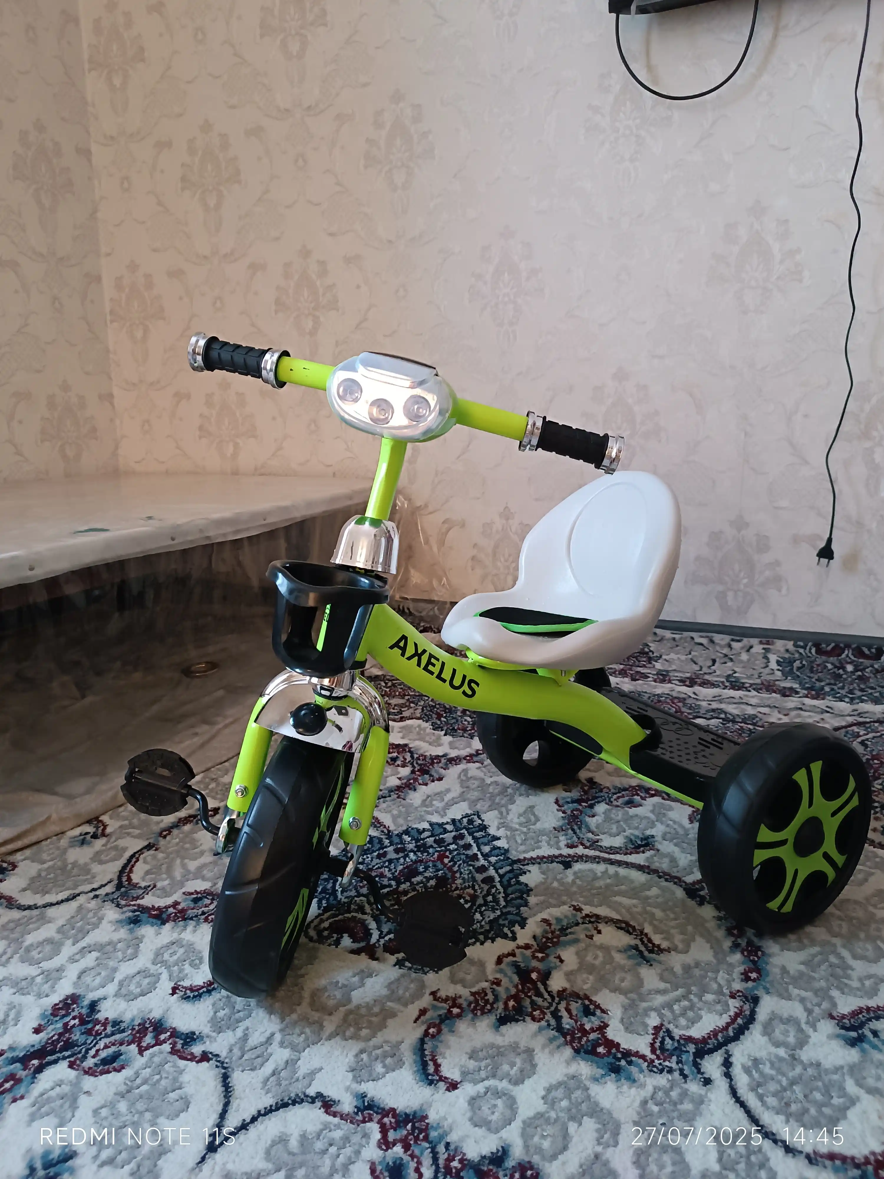Трехколесный велосипед для детей