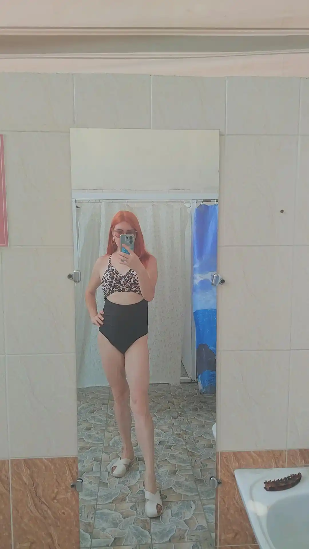 Ayollar uchun bir qismli suzish kostyumi, leopard printida, elastik material
