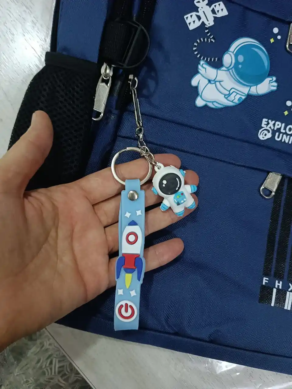 Maktab sumkalari, maktab uchun ryukzak, o'gil bolalar uchun, kosmonavt, brelok bilan