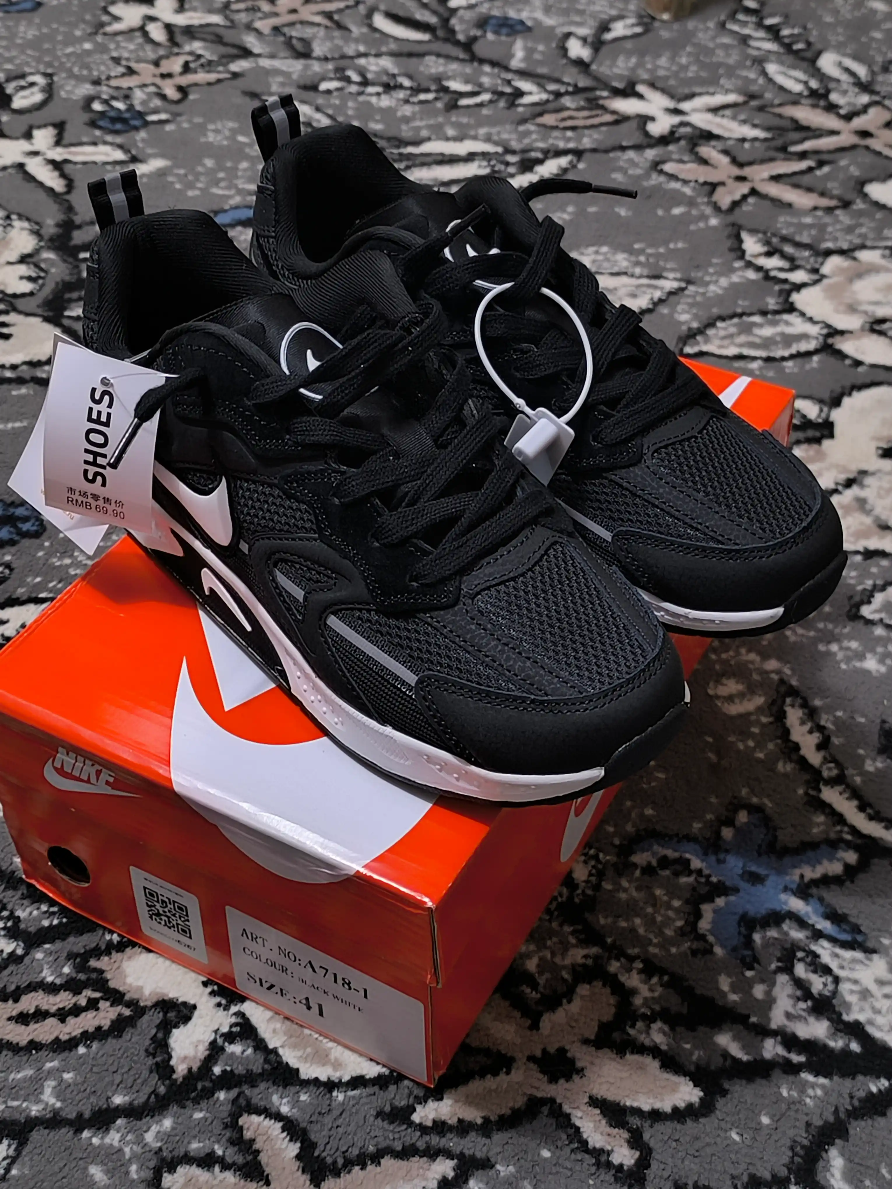 Erkaklar, ayollar, o‘smirlar krossovkalari Nike JAM, zal uchun, sport uchun, 41–45