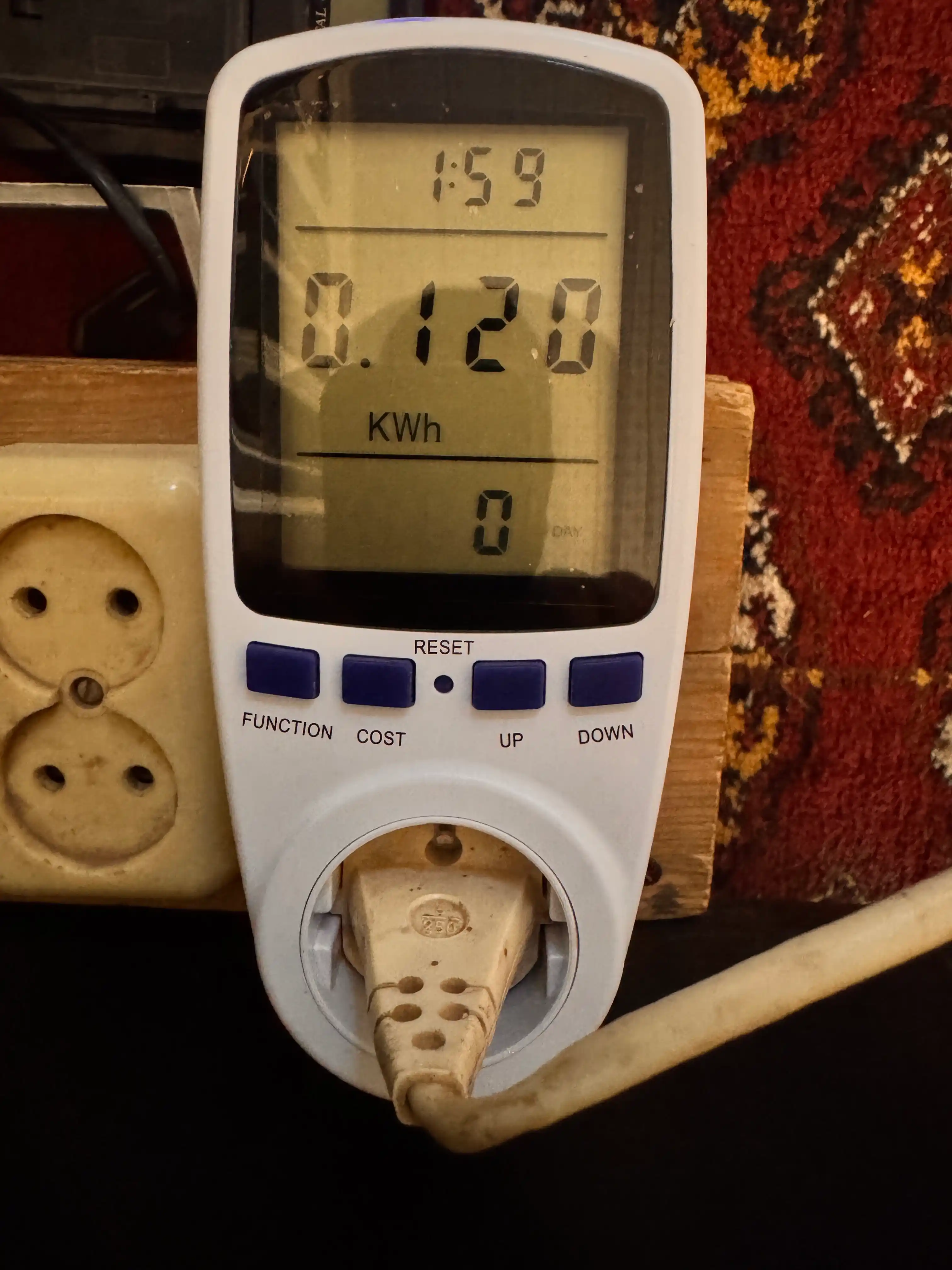 Raqamli vattmetr quvvat o'lchagich rozetkaga energiya hisoblagichi bilan
