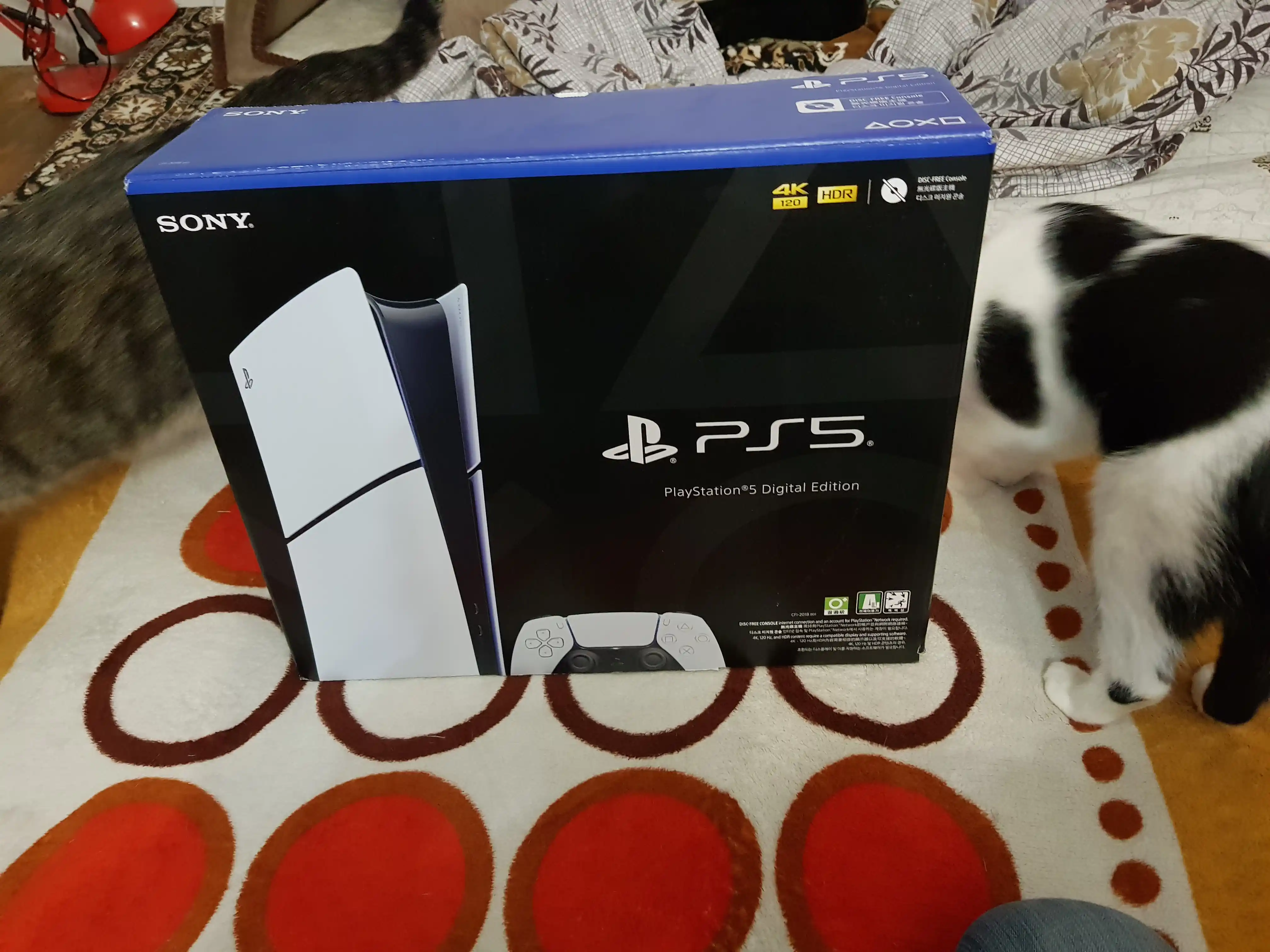 Uy konsoli Sony PlayStation 5 Slim, o'yinlar to'plamda, Digital 825GB