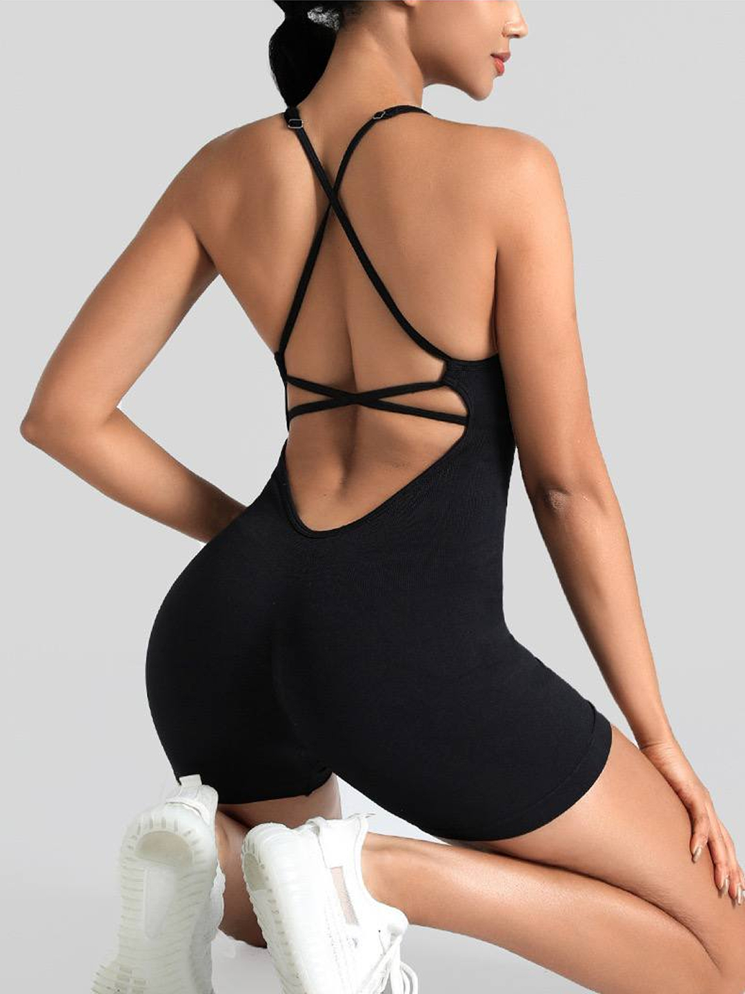 Oq külotli lesbiyanlar Shifokor bilan paypoqda porno