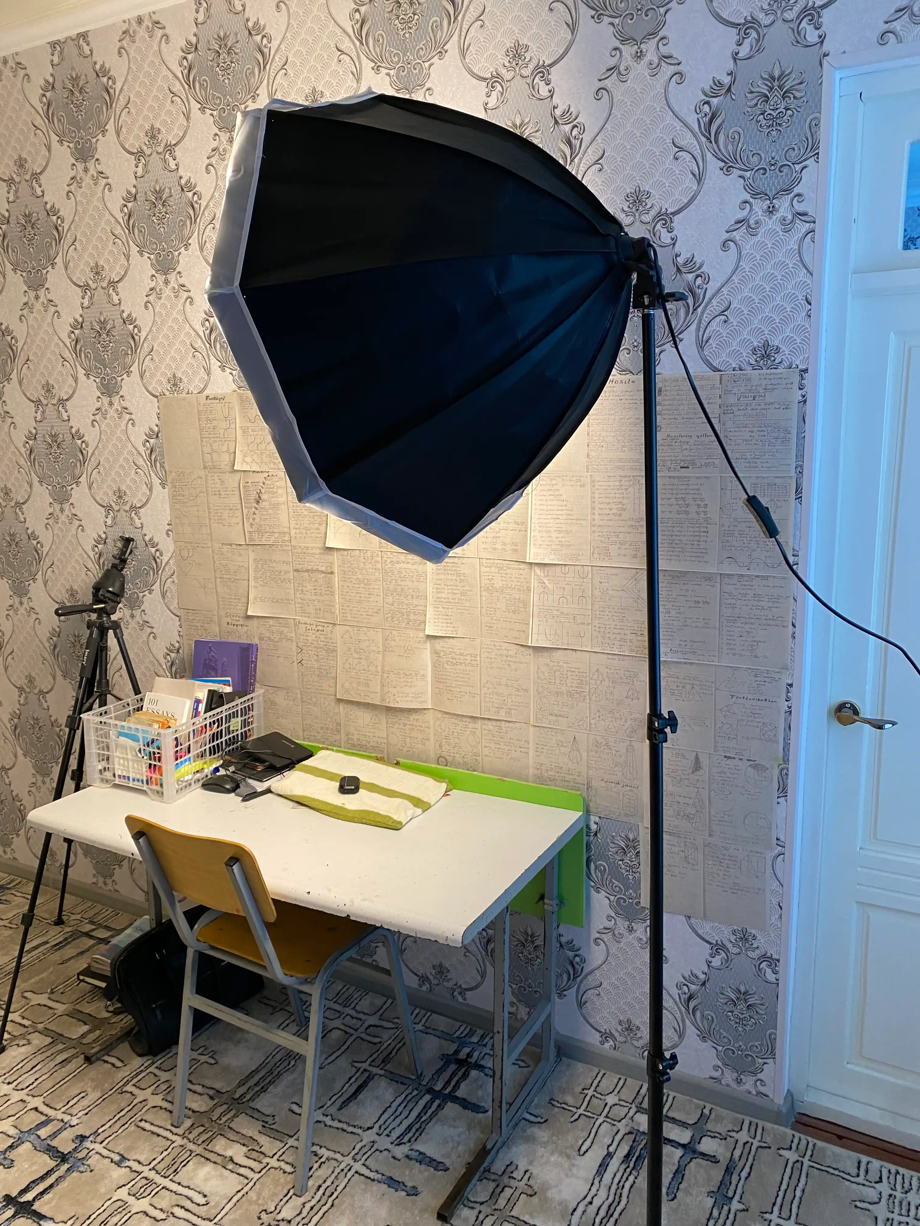 Dumaloq softbox, lampa, ustun, pult