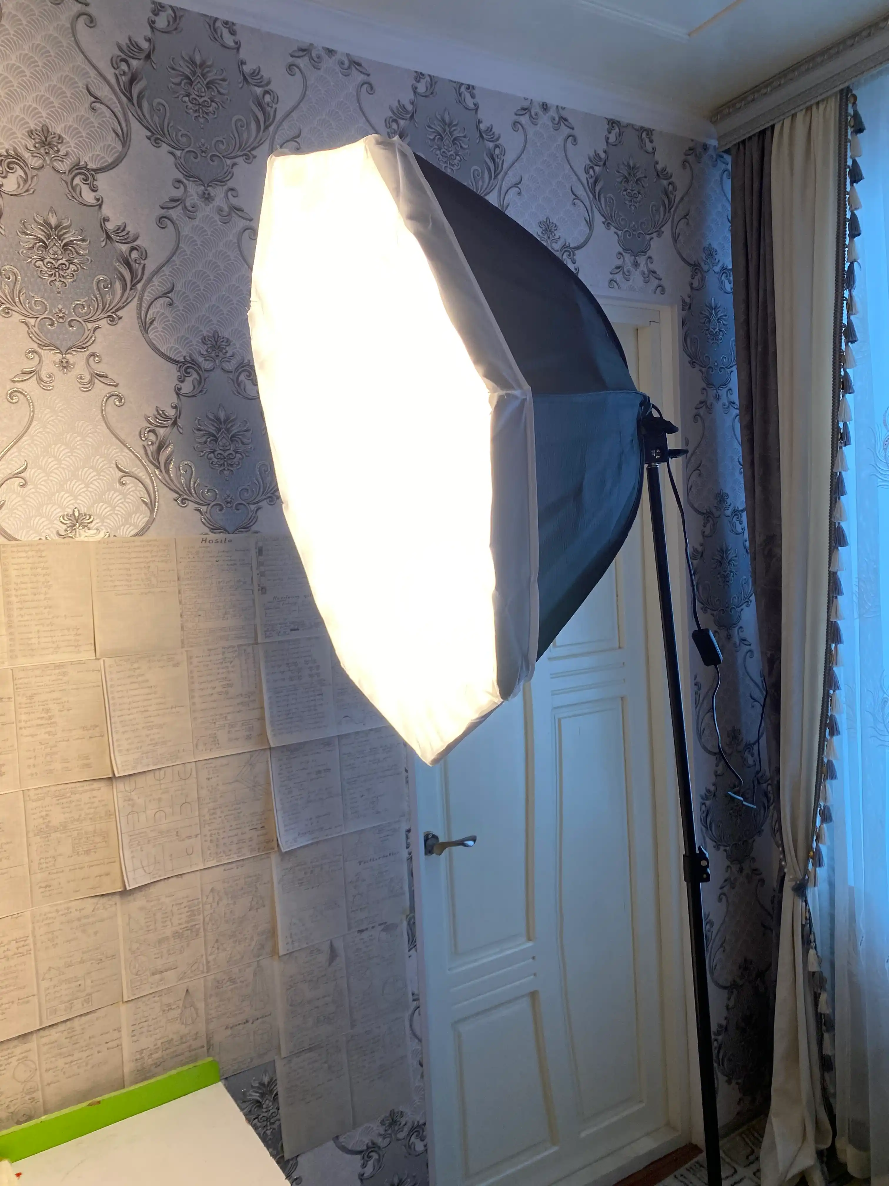 Dumaloq softbox, lampa, ustun, pult