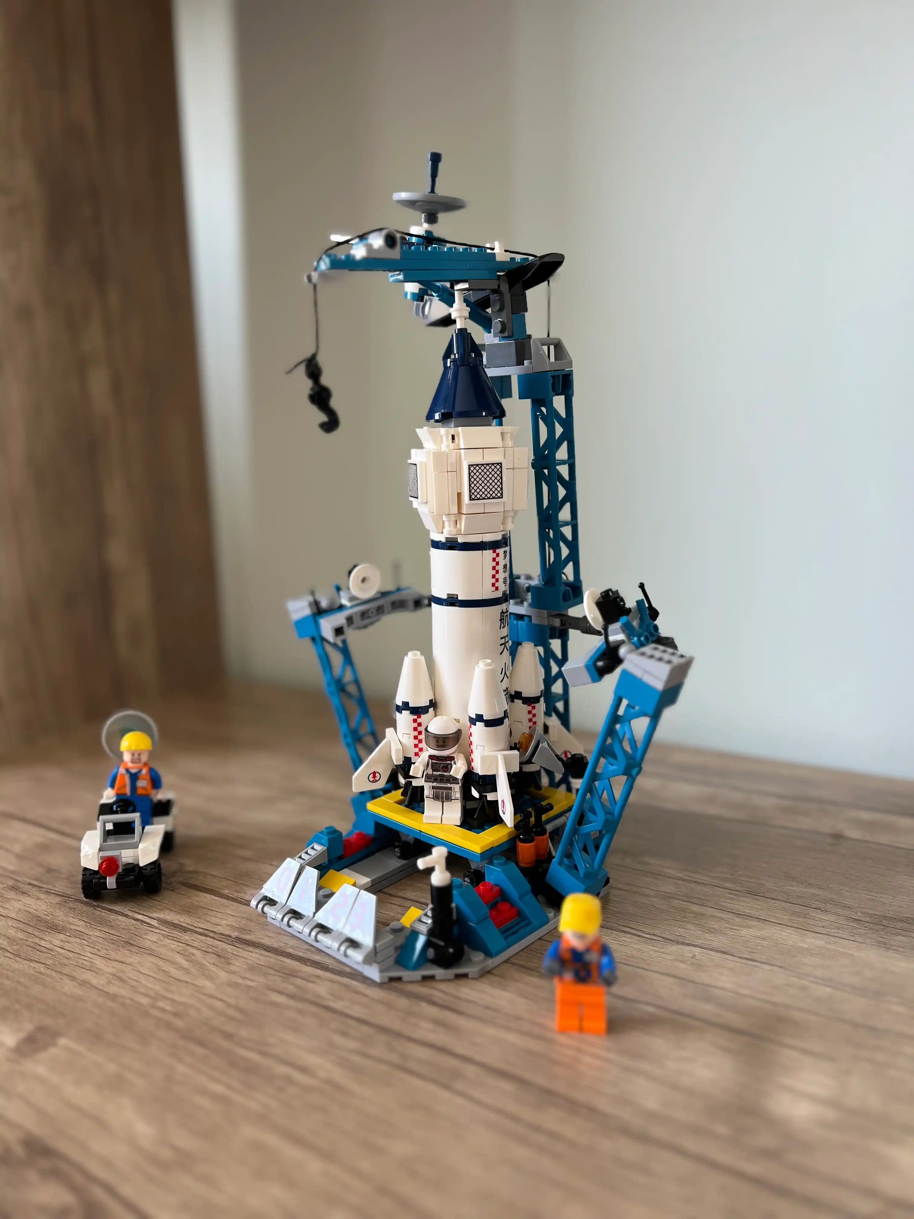 Конструкторы "Cosmo" Ракеты, корабли и космические станции совместим с Lego