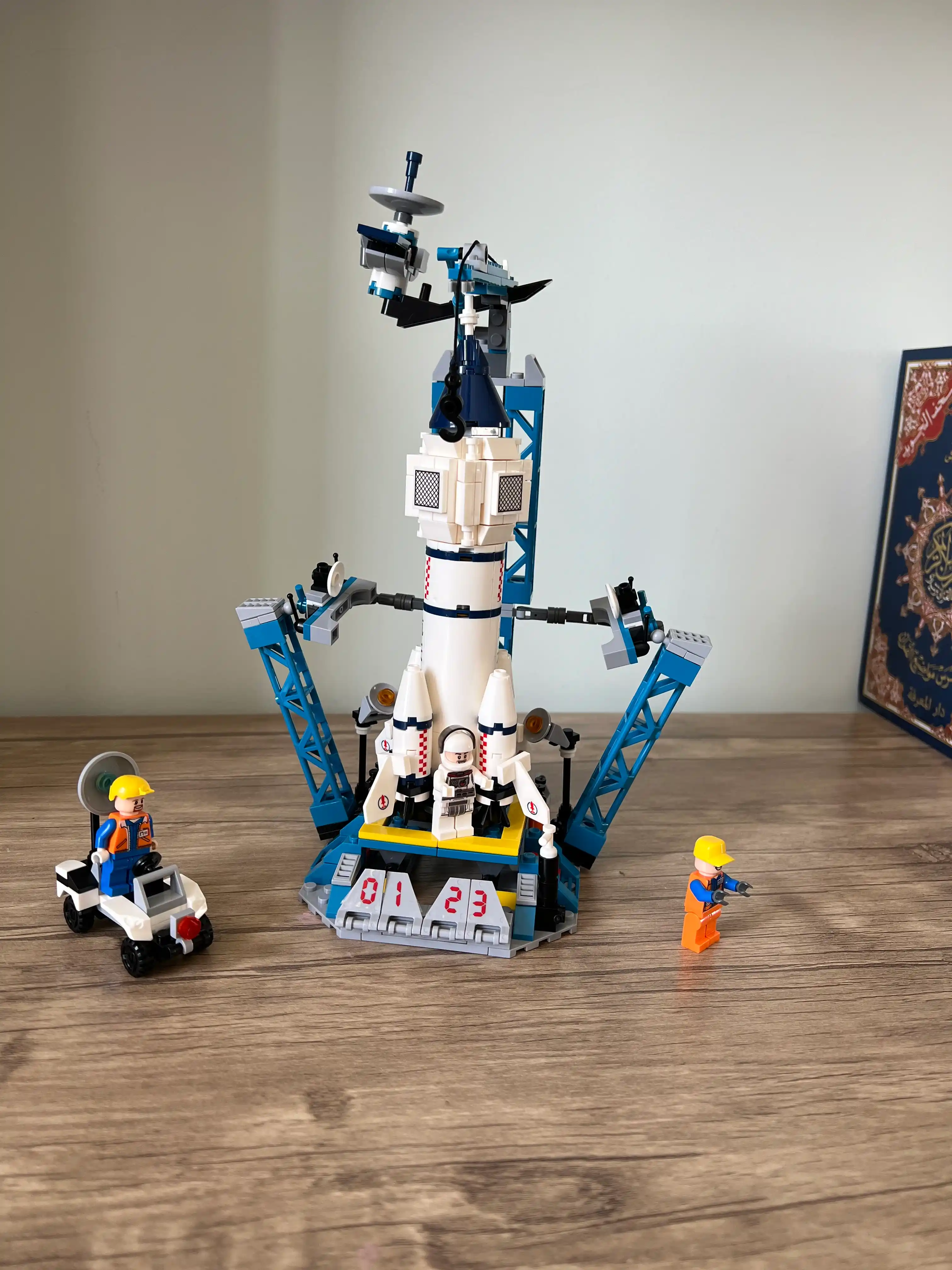 Конструкторы "Cosmo" Ракеты, корабли и космические станции совместим с Lego