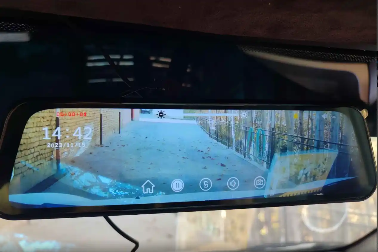 To'liq ekranli videoregistrator barcha turdagi avtomillar uchun Full HD 4K