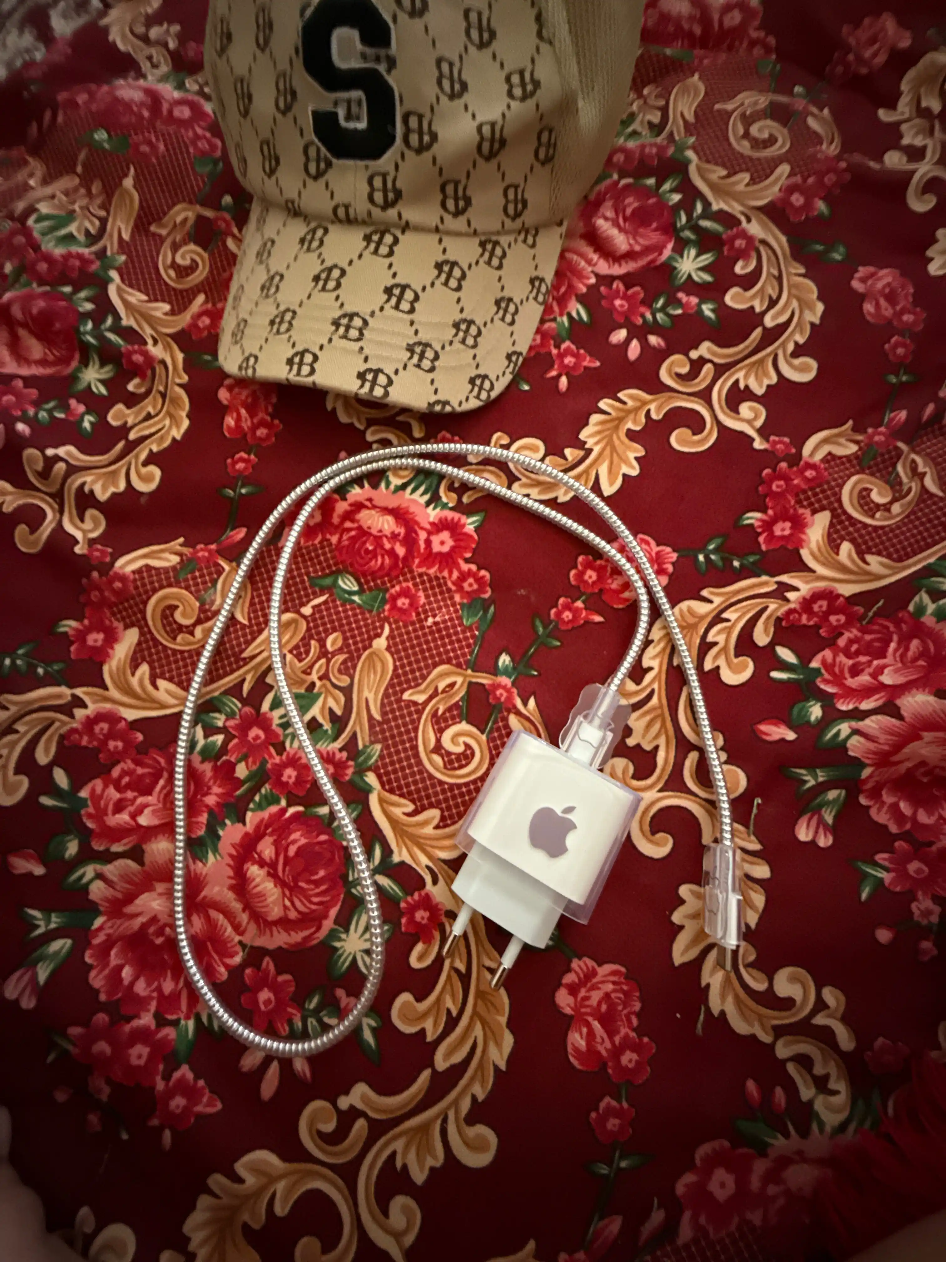 Защитный чехол для зарядного устройства iPhone