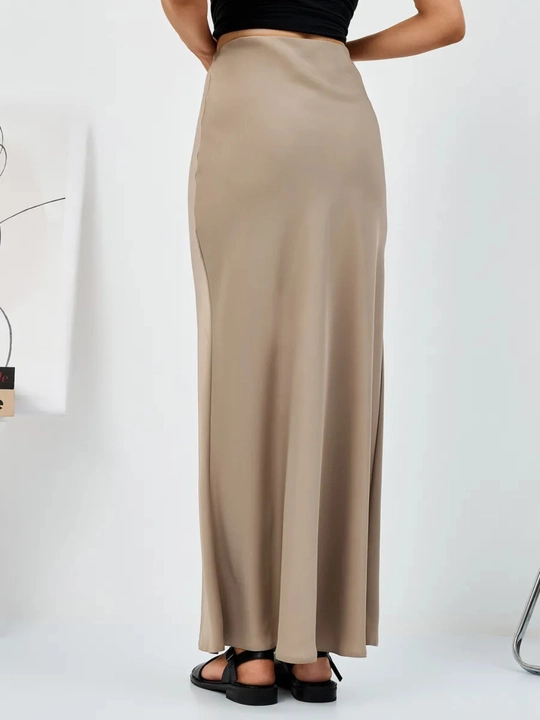 Ayollar uchun yubka, rezinkada, atlas, malomerka  - EllyFashion