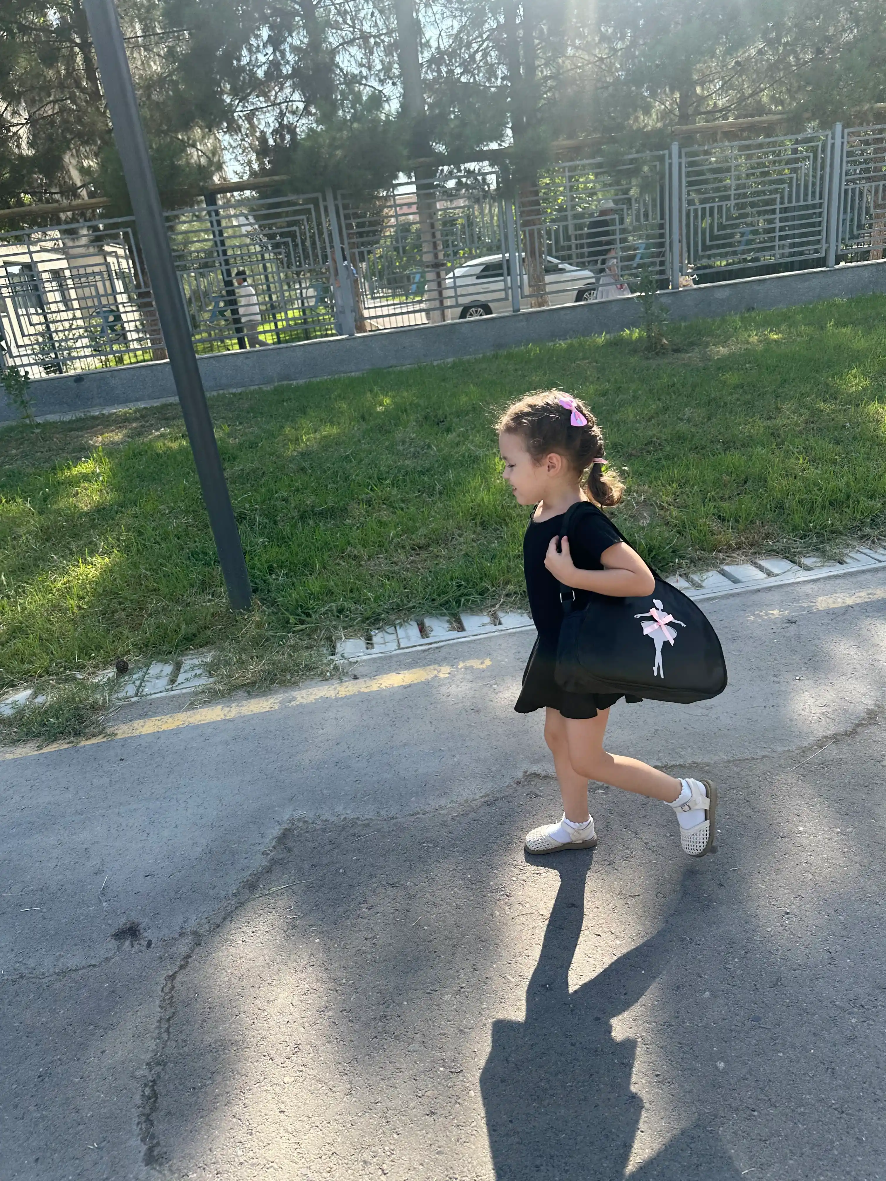 Gimnastika kupalnik, raqs formasi sport uchun, kalta yengli