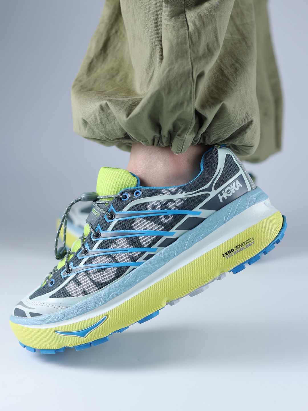 Uni eshak va ogizga berdi