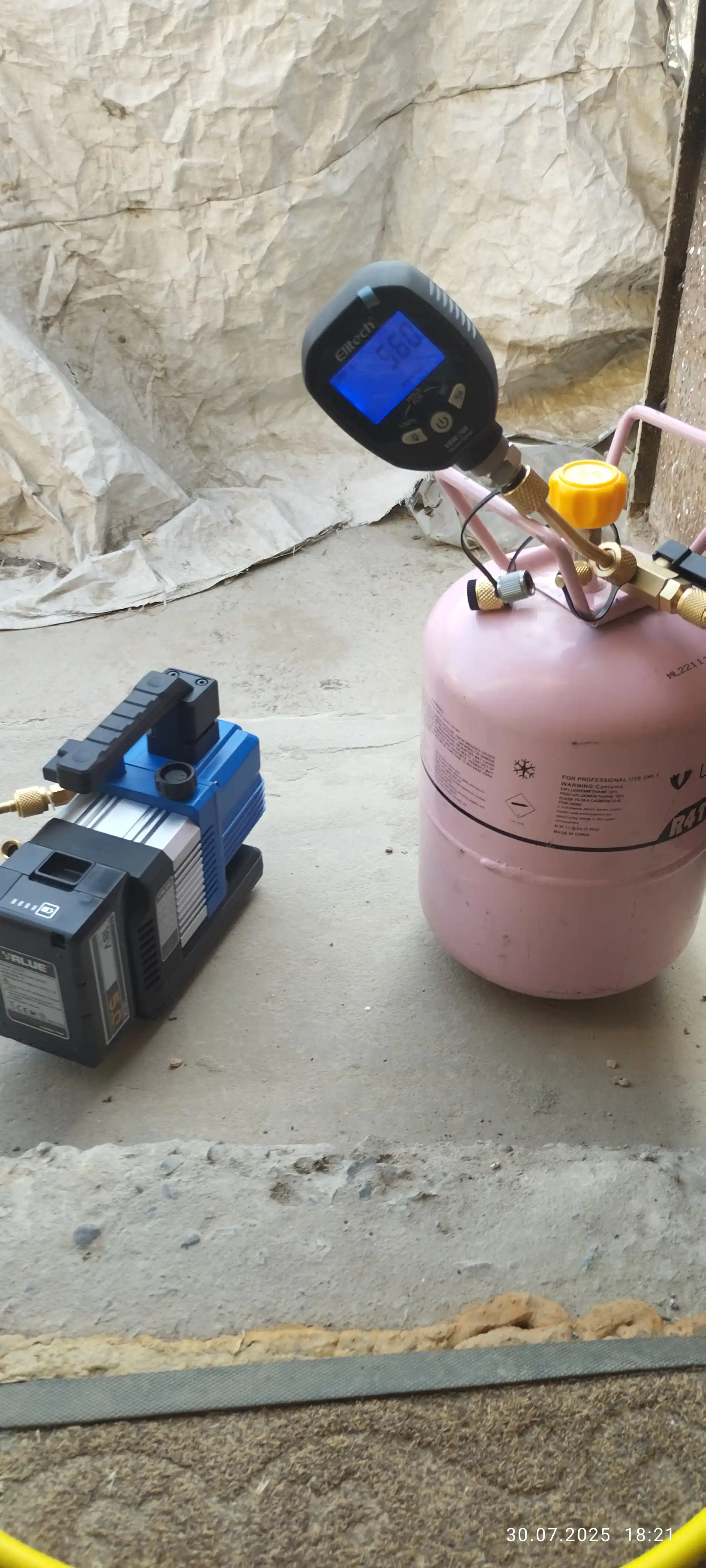 Вакуумный насос VALUE VRP-2S-LI, одноступенчатый, аккумуляторный