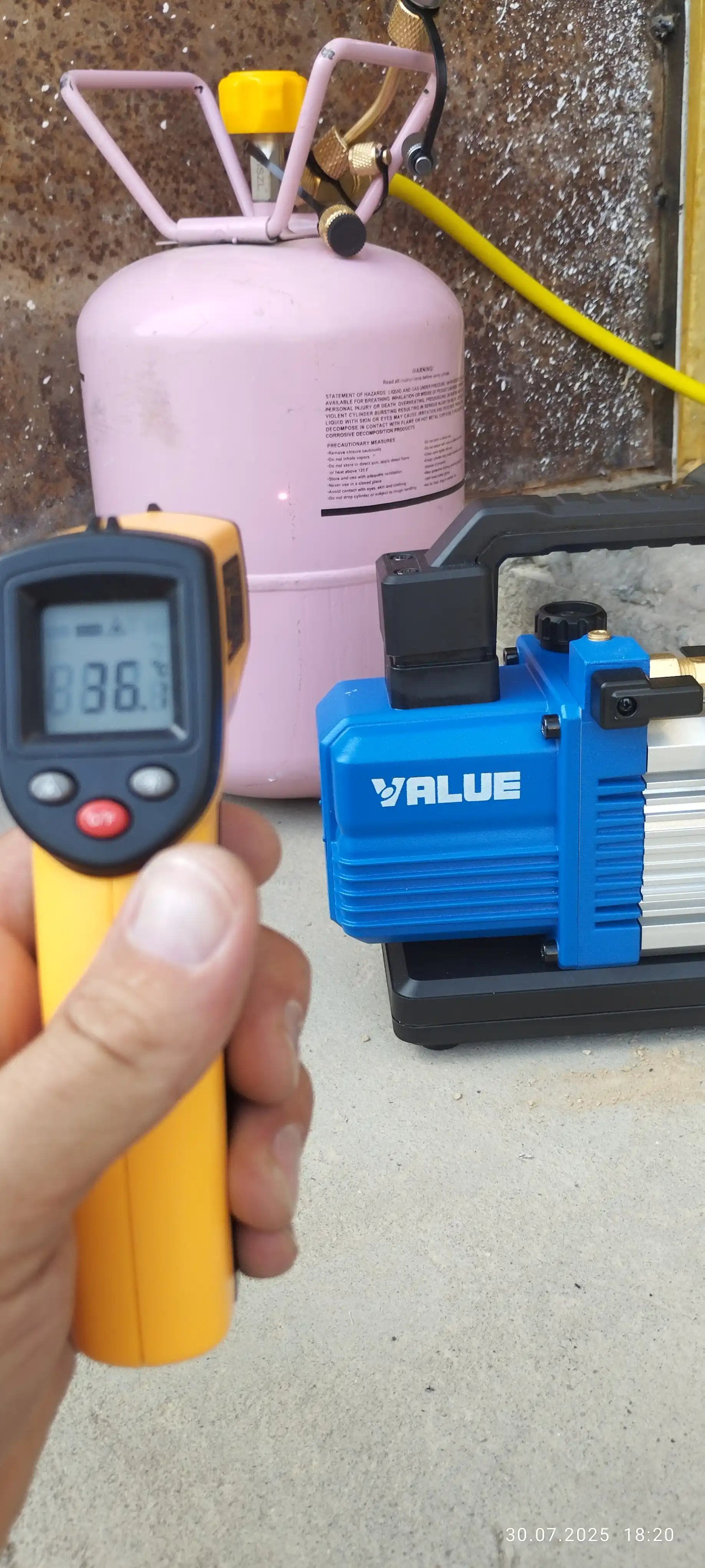 Вакуумный насос VALUE VRP-2S-LI, одноступенчатый, аккумуляторный
