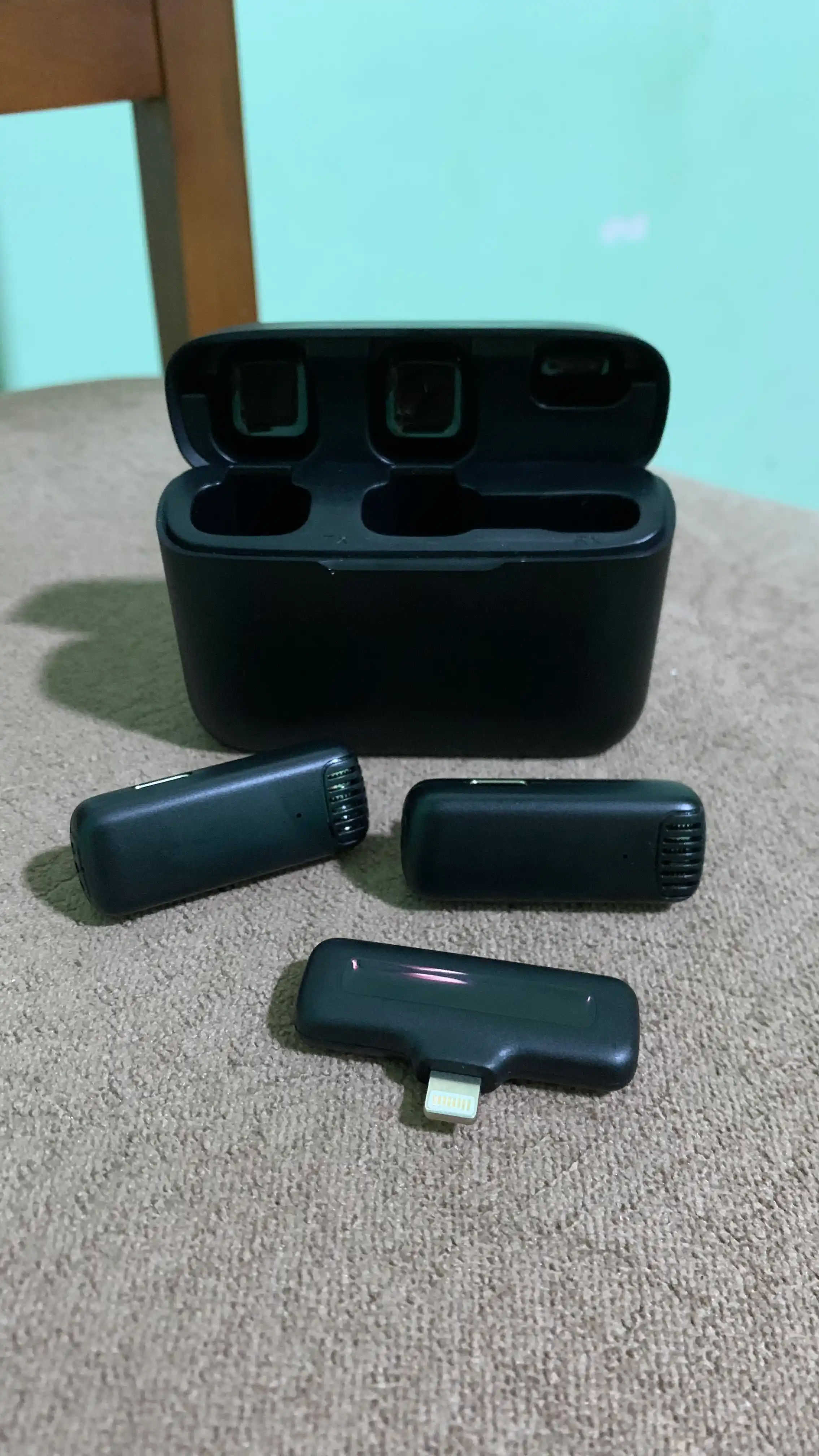 IPhone va Android uchun Type-C va Lightning ulagichlari bilan jihozlangan 2 ta 1 da simsiz ilmoqli mikrofon