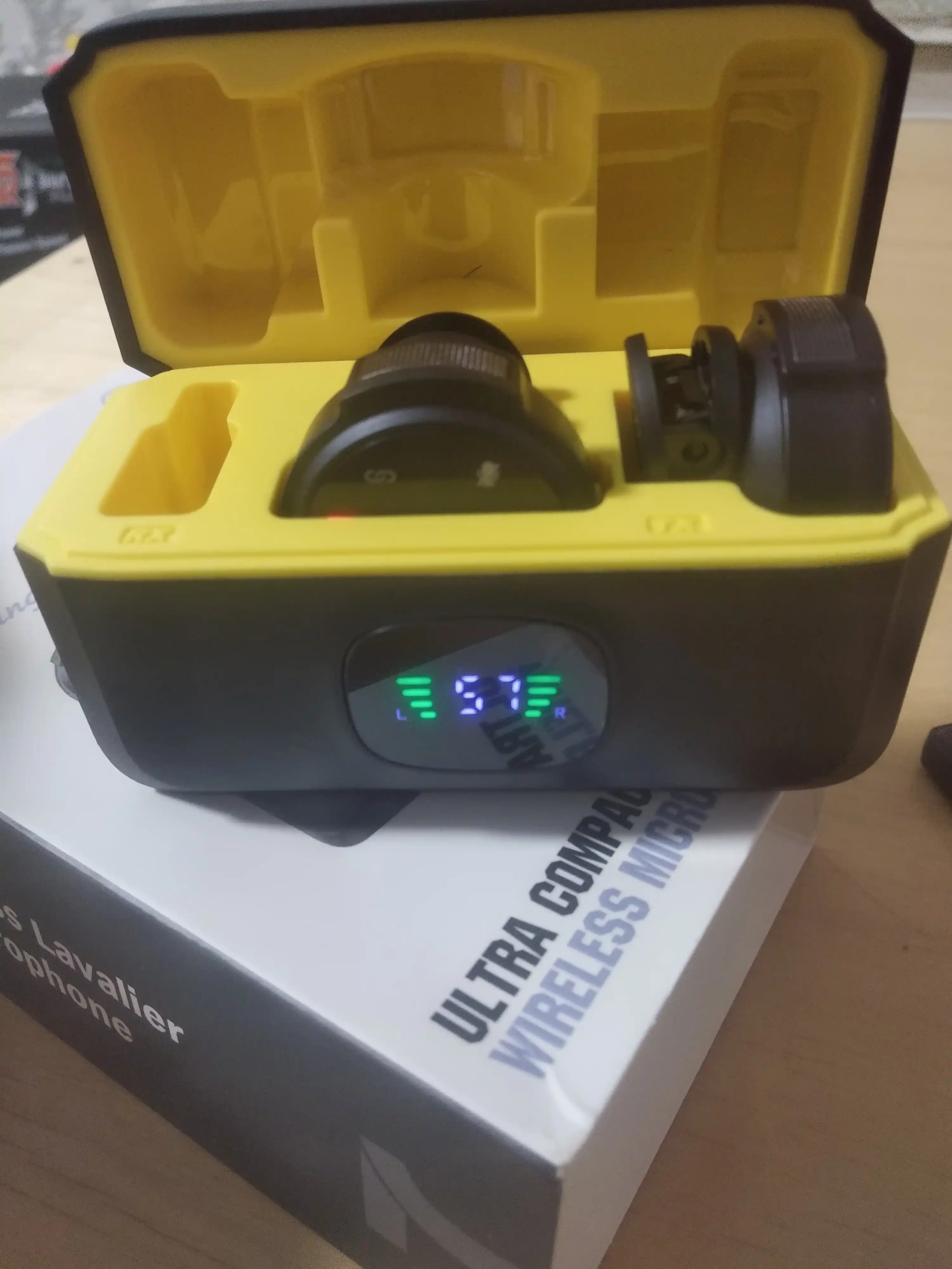 Simsiz mikrofon 7 Milliard Ultra Compact iPhone va Android
