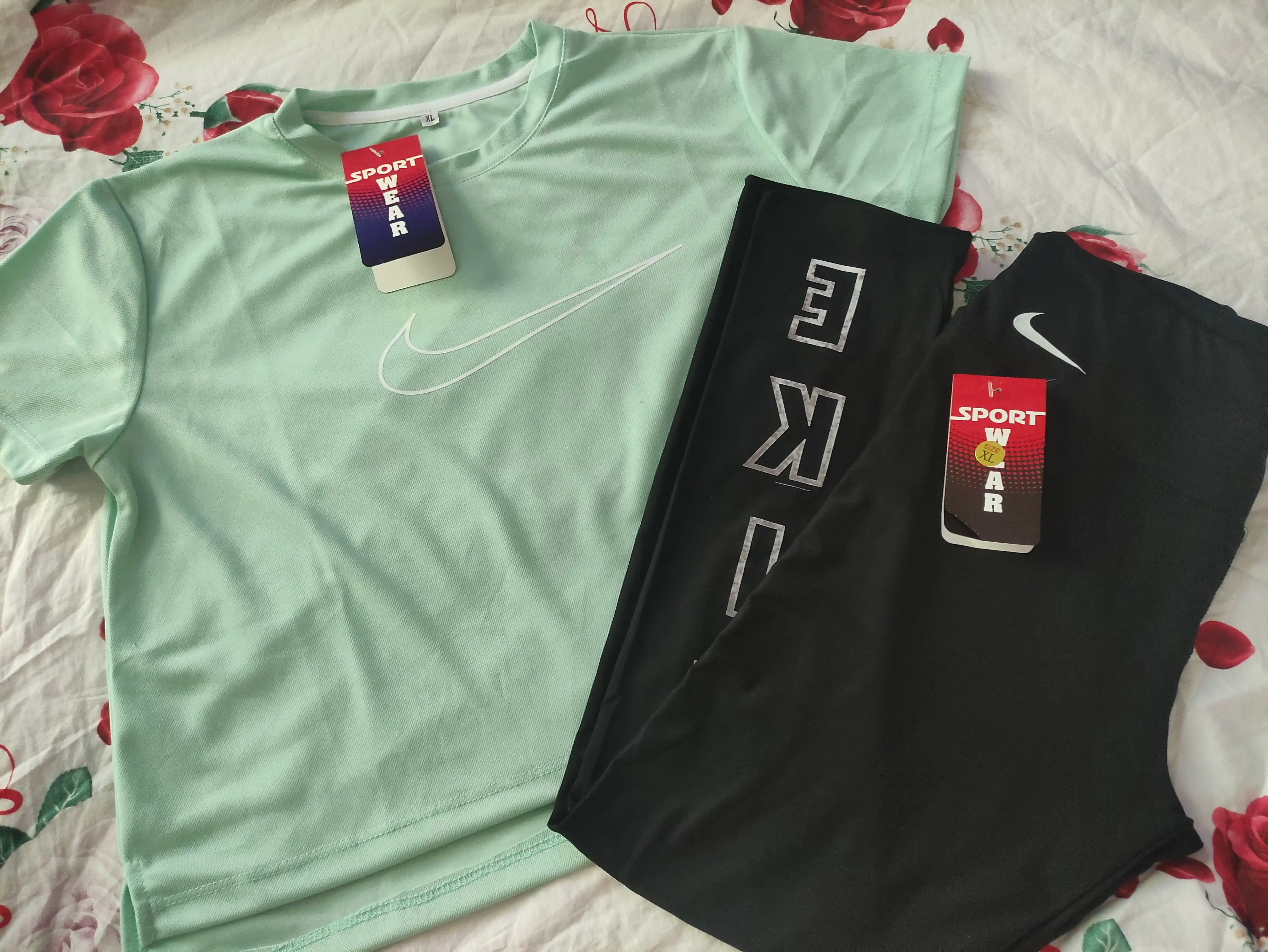 Ayollar uchun sport zal va fitnes uchun 2 qismli sport kiyimi