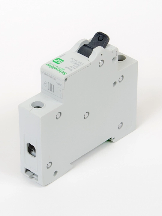 EZ9F14110 Easy9, 1p, 10A, B egri chizig‘i, 4,5kA - Avtomatik o‘chirgich, Schneider Electric