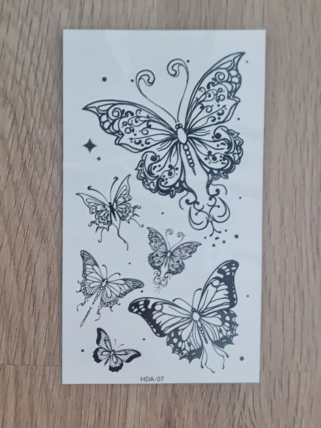 Tatuirovkali katta kokraklar Tatuirovkali katta kokraklar