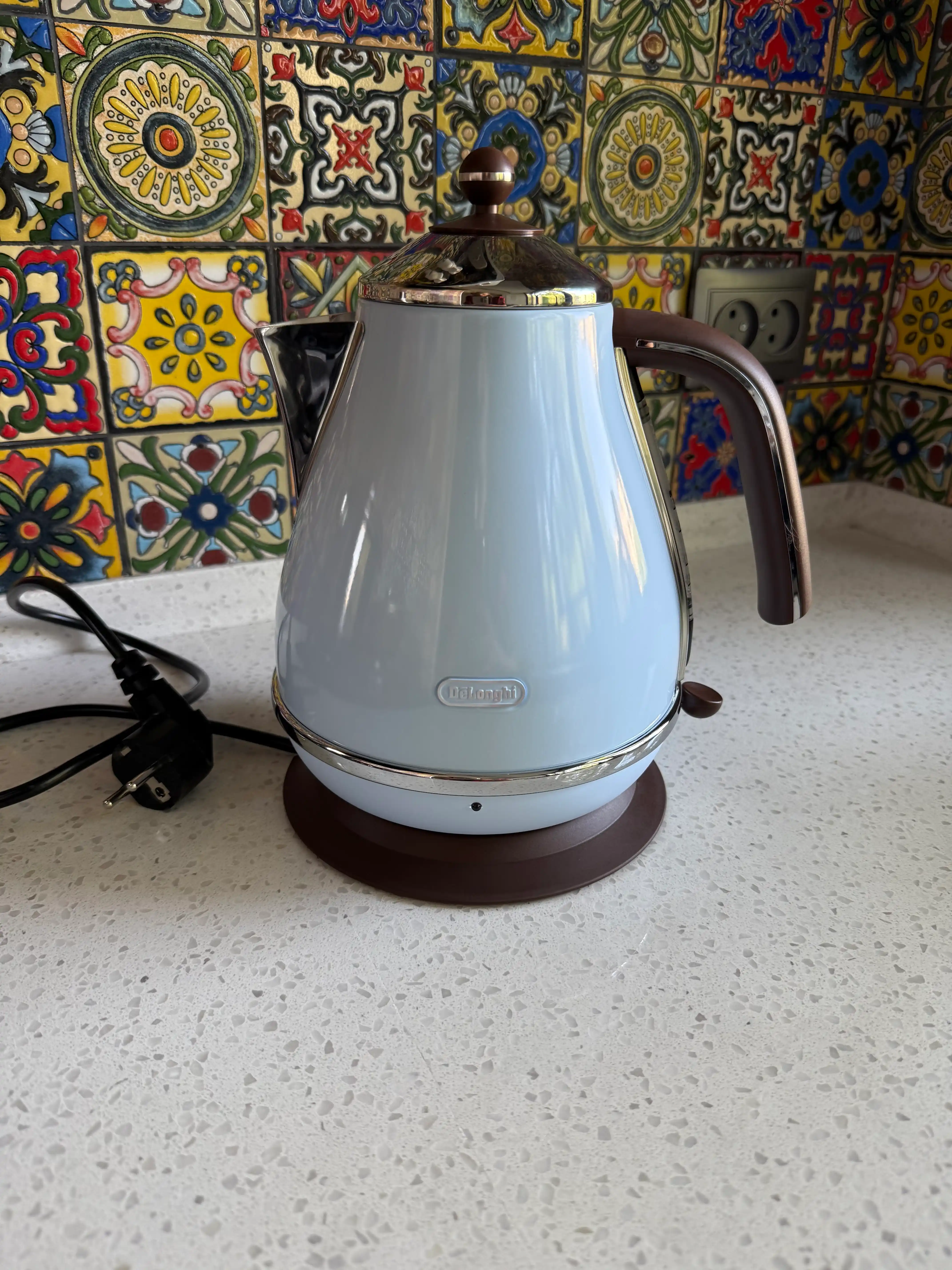 Elektr choynak DeLonghi KBOV 2001.AZ, 2000 Vt, 1.7 litr