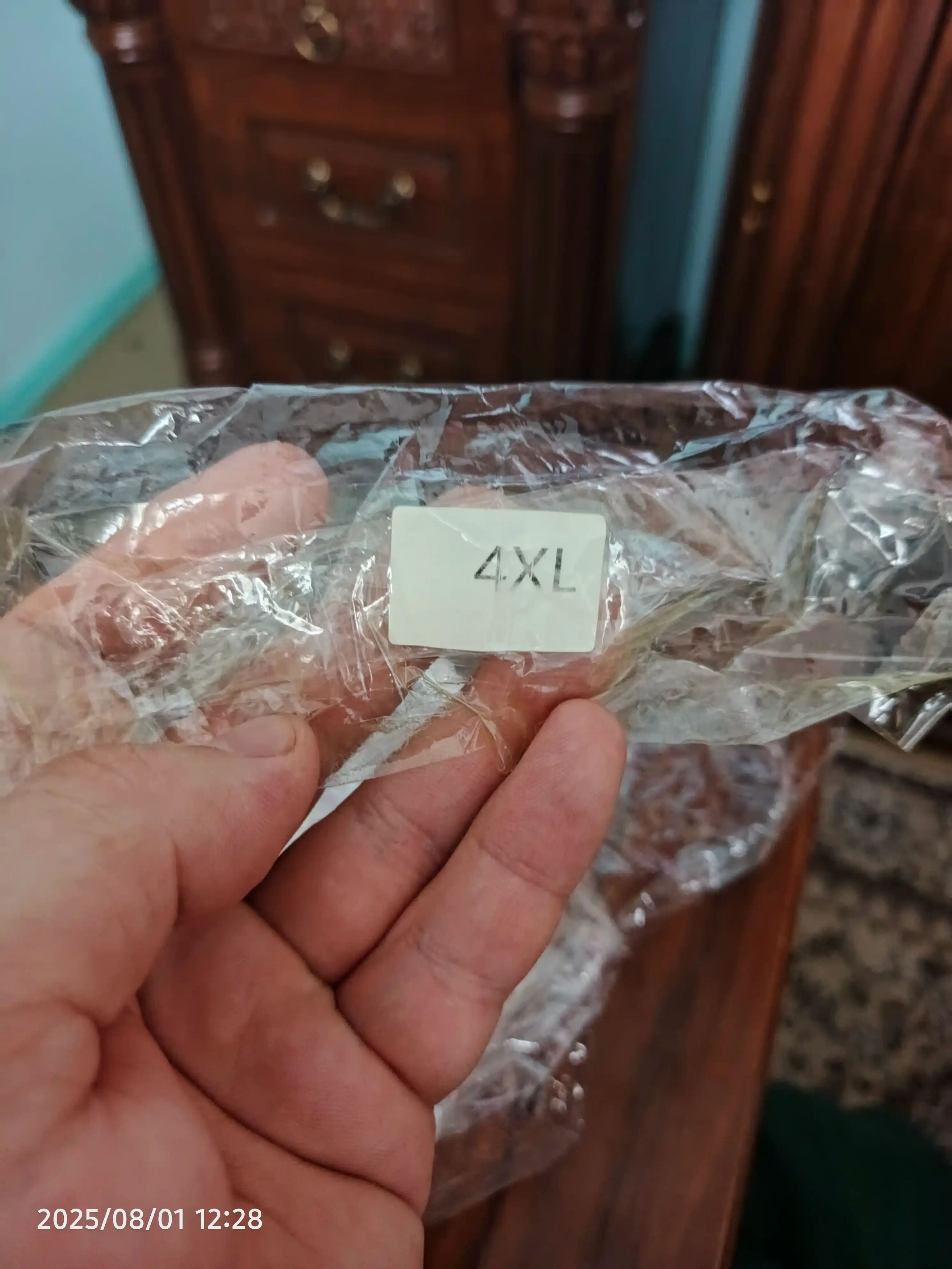 Ayollar ust kiyimi, katta o‘lchamli byustgalter