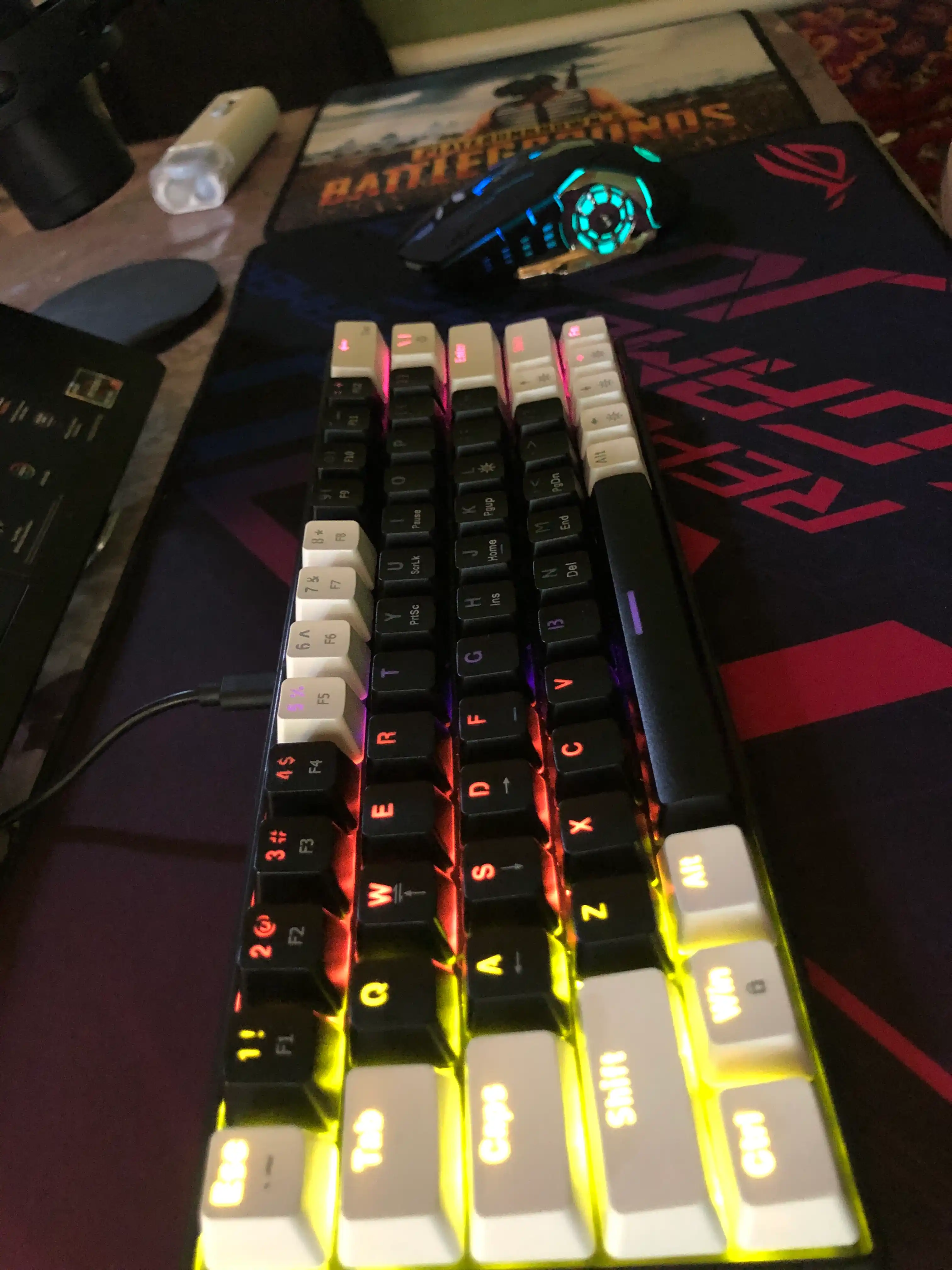 Ajoyib kamalak RGB yoritgichli ZIFRIEND T62 mexanik klaviaturasi